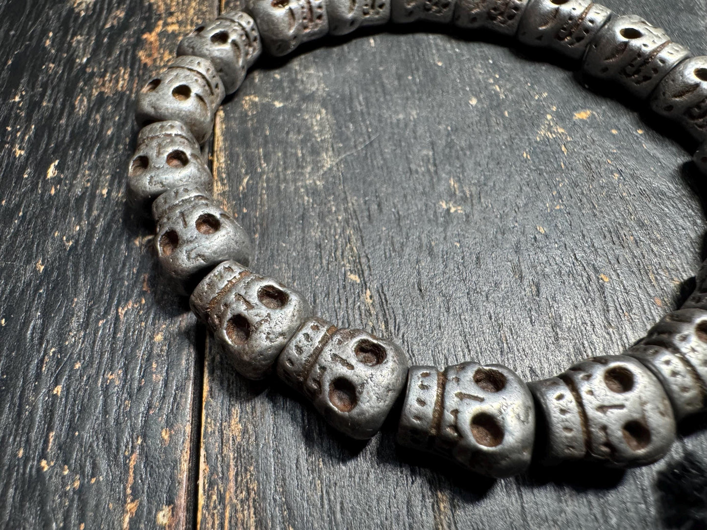 Tibetan Iron Skull Wrist Mala Bracelet, 18-Bead Charnel Ground Prayer Beads, Adjustable 7–8" Wrist, Impermanence Protection Amulet