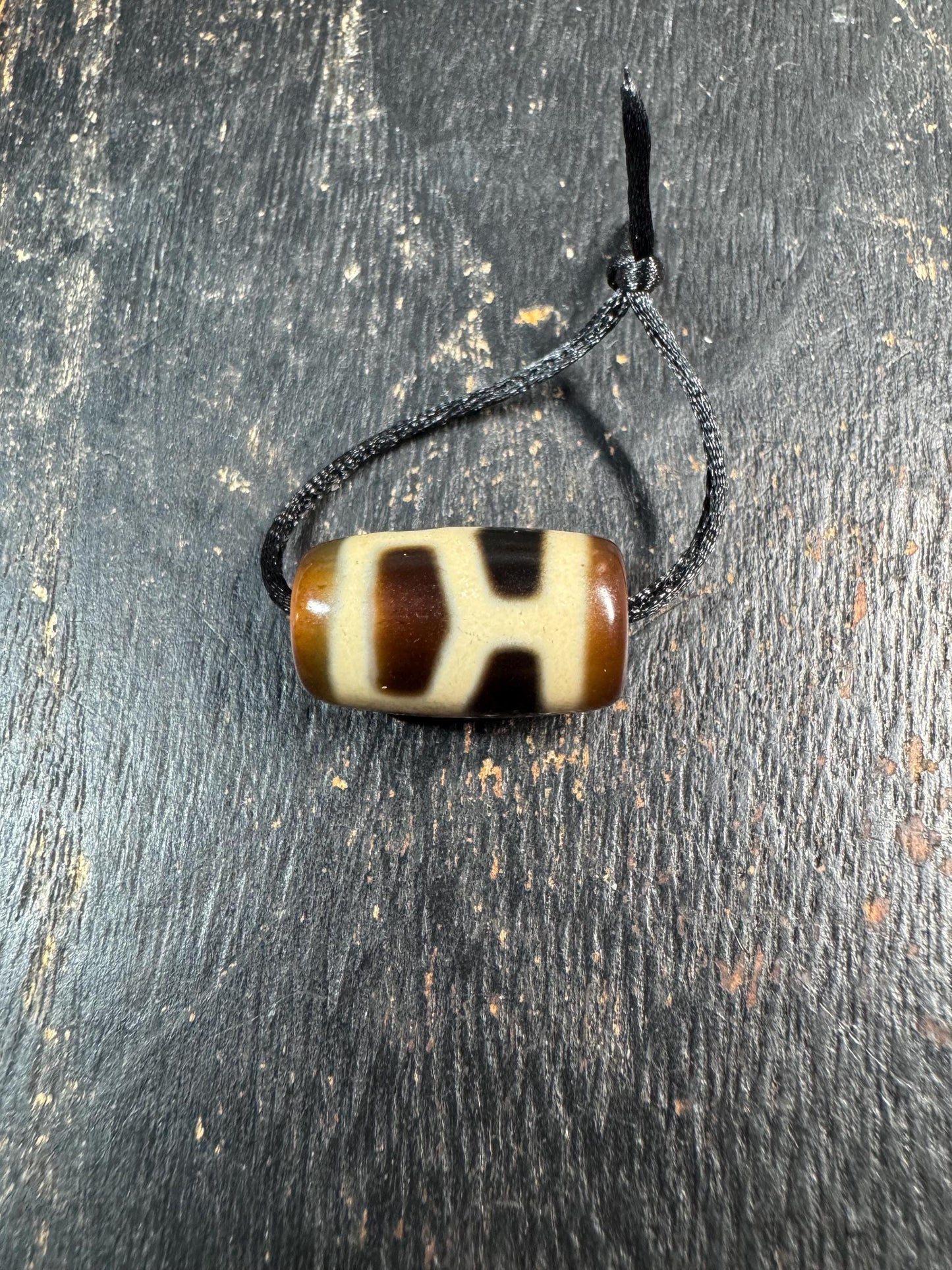 Tibetan Agate Turtle Shell Dzi Bead Pendant – Longevity & Protection Amulet – Natural Agate Tibetan Style Dzi Necklace
