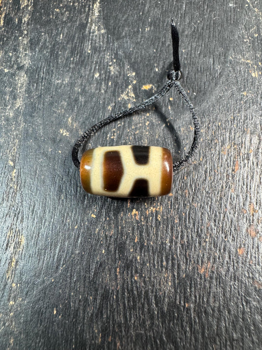 Tibetan Agate Turtle Shell Dzi Bead Pendant – Longevity & Protection Amulet – Natural Agate Tibetan Style Dzi Necklace