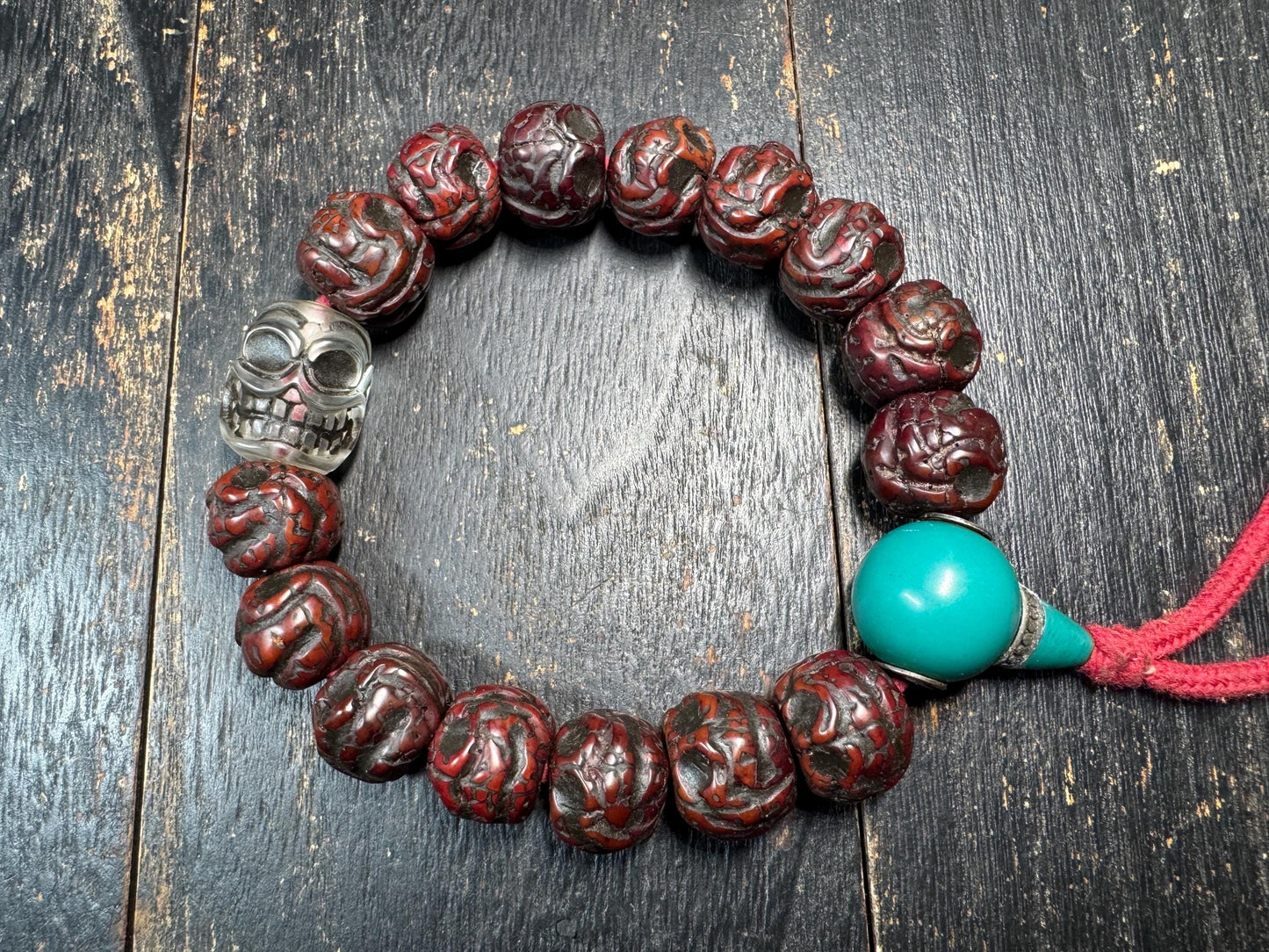 Carved Bodhi Seed Skull Bracelet – Tibetan Chitipati Style Beads with Glass Skull & Green Guru Bead – Tantric Protection Bracelet