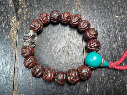 Carved Bodhi Seed Skull Bracelet – Tibetan Chitipati Style Beads with Glass Skull & Green Guru Bead – Tantric Protection Bracelet