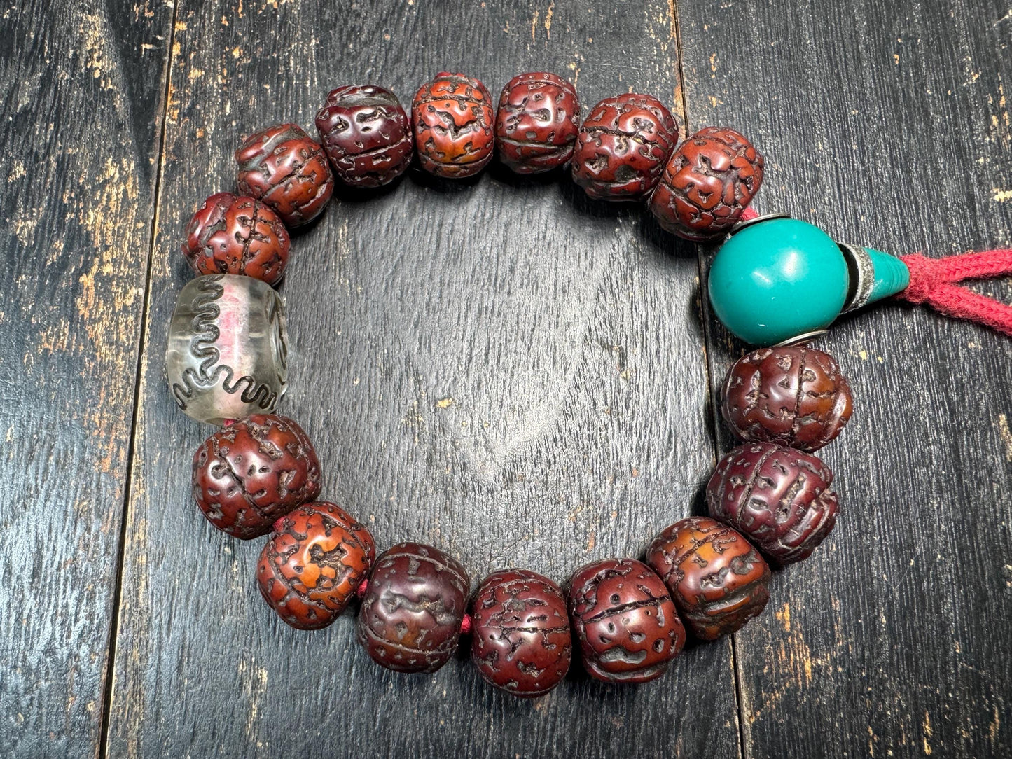 Carved Bodhi Seed Skull Bracelet – Tibetan Chitipati Style Beads with Glass Skull & Green Guru Bead – Tantric Protection Bracelet