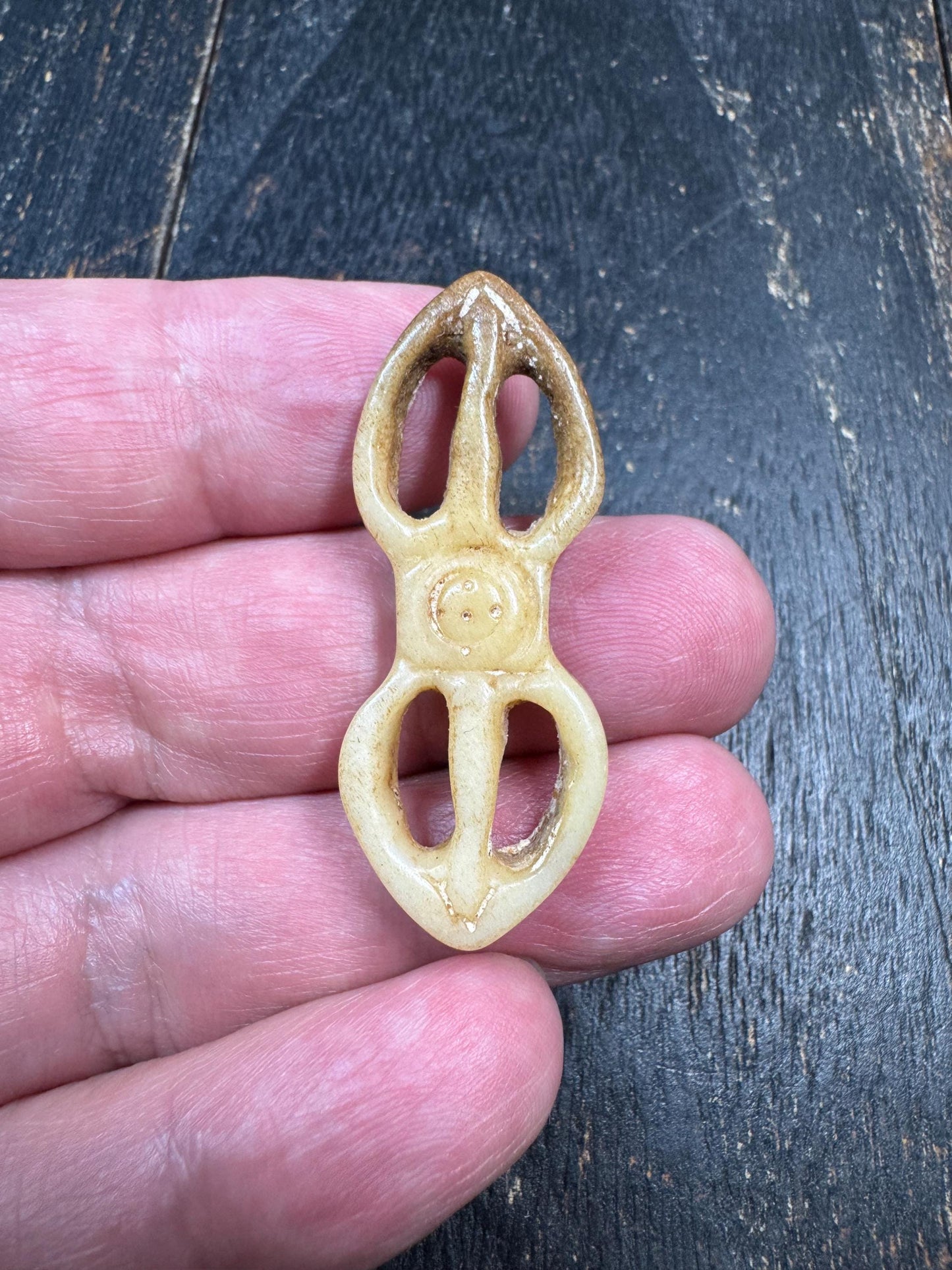 Hand Carved Yak Bone Vajra Pendant – Tibetan Dorje Amulet – Himalayan Spiritual Protection Talisman – Rustic Tribal Jewelry