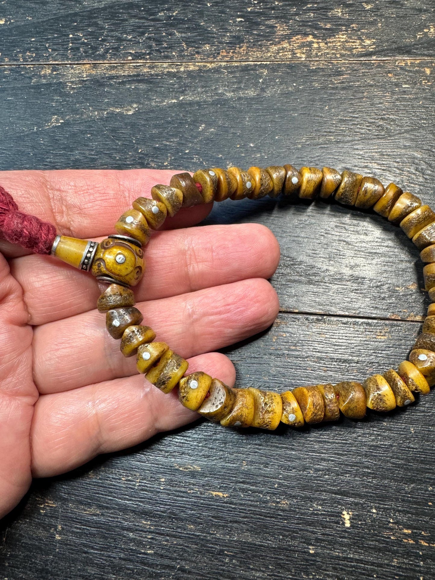 10mm Yak Bone Hand Mala – Tibetan Style Prayer Beads, Handheld Meditation Counter, Rustic Bone Wrist Mala with Guru Bead