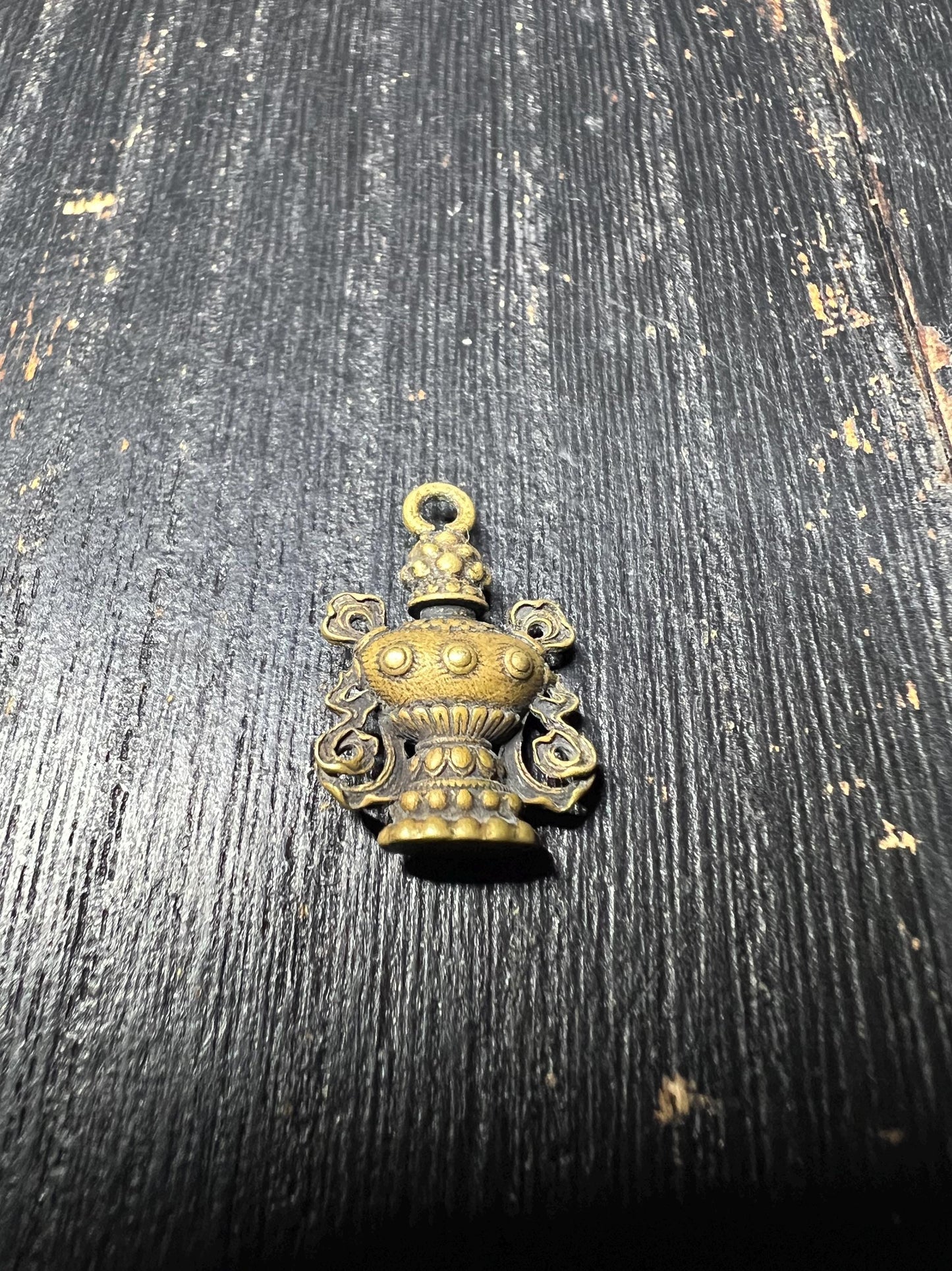 Tibetan Brass Eight Auspicious Symbols Dharma Wheel Amulet Set – Buddhist Protection Charms, Ritual Beads, Luck Pendant, Ashtamangala Jewelr