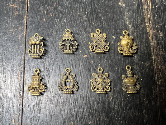Tibetan Brass Eight Auspicious Symbols Dharma Wheel Amulet Set – Buddhist Protection Charms, Ritual Beads, Luck Pendant, Ashtamangala Jewelr