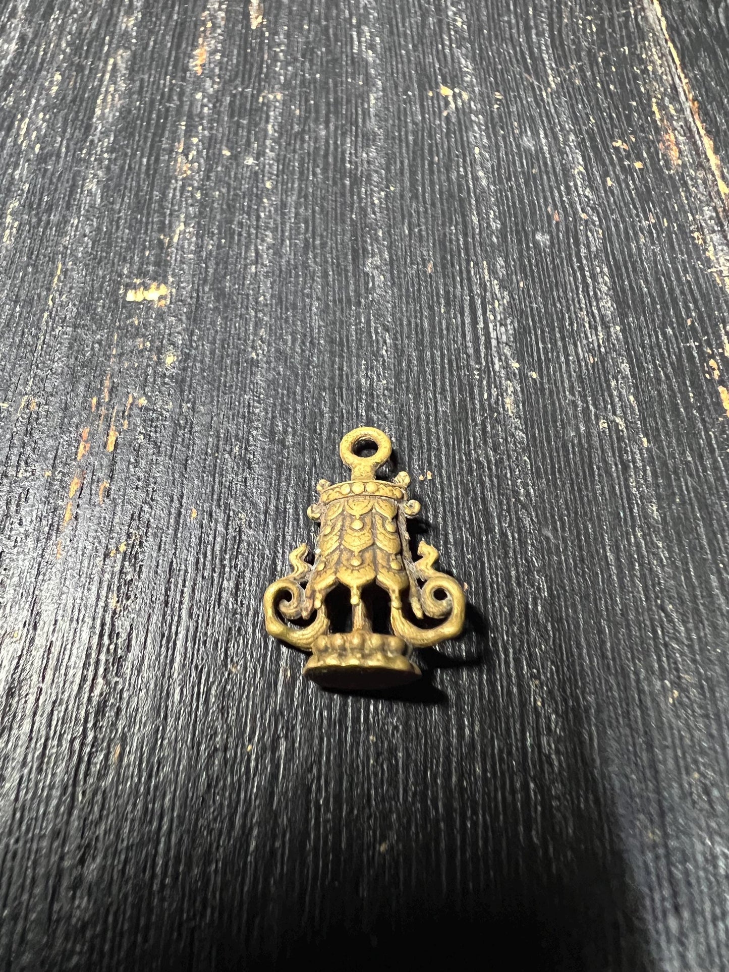 Tibetan Brass Eight Auspicious Symbols Dharma Wheel Amulet Set – Buddhist Protection Charms, Ritual Beads, Luck Pendant, Ashtamangala Jewelr
