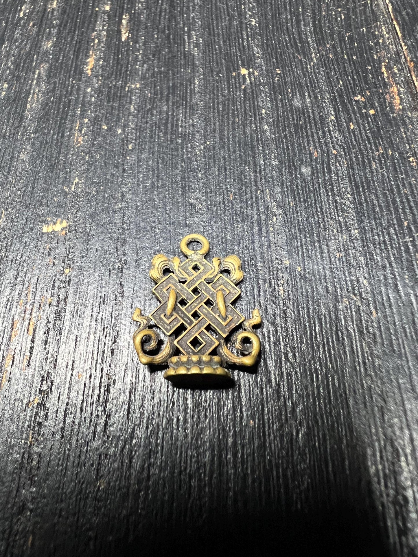 Tibetan Brass Eight Auspicious Symbols Dharma Wheel Amulet Set – Buddhist Protection Charms, Ritual Beads, Luck Pendant, Ashtamangala Jewelr