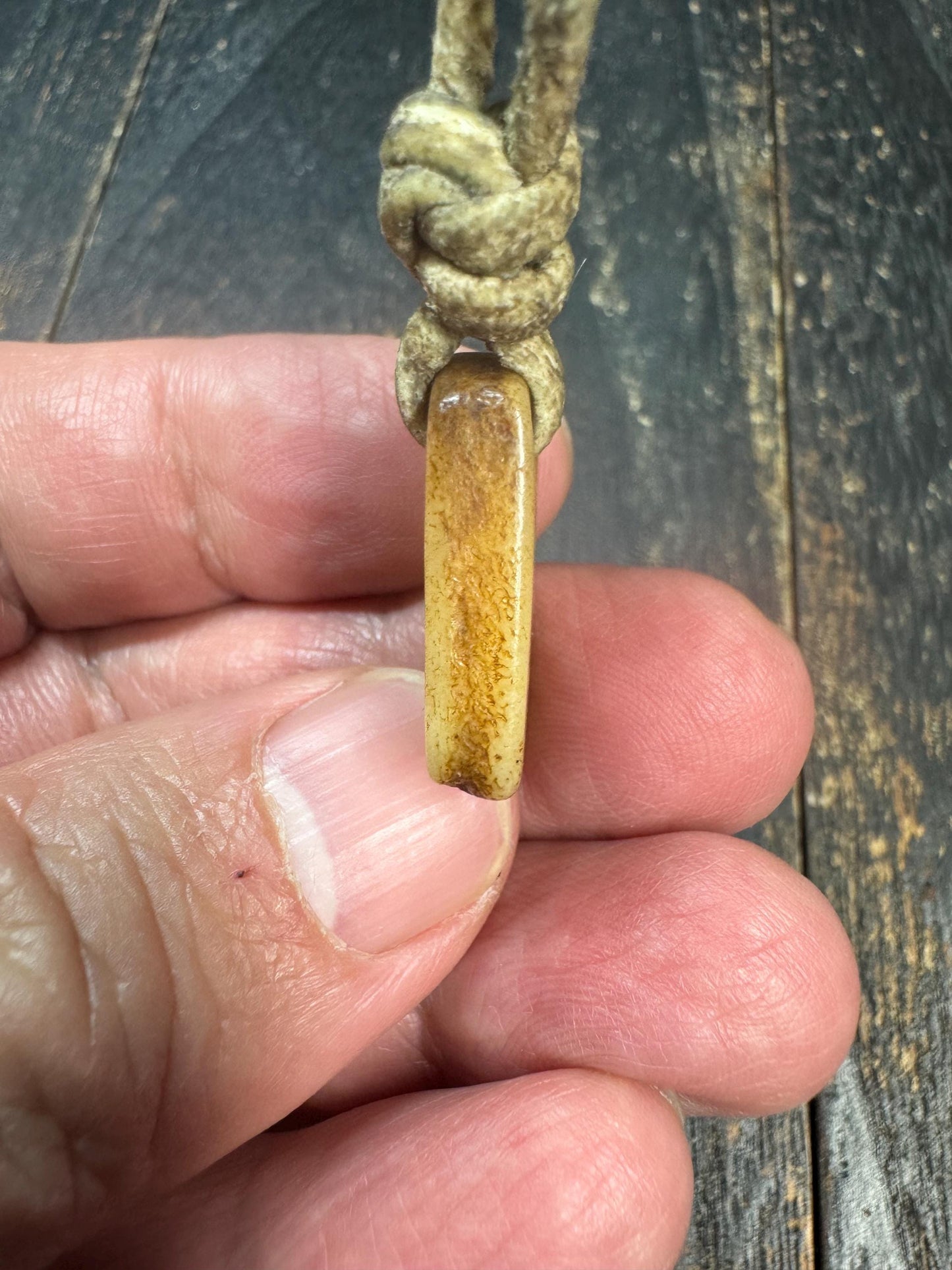 Hand Carved Yak Bone Mantra Dot Pendant – Tibetan Style Spiritual Amulet, Primitive Bone Talisman for Mala Necklace