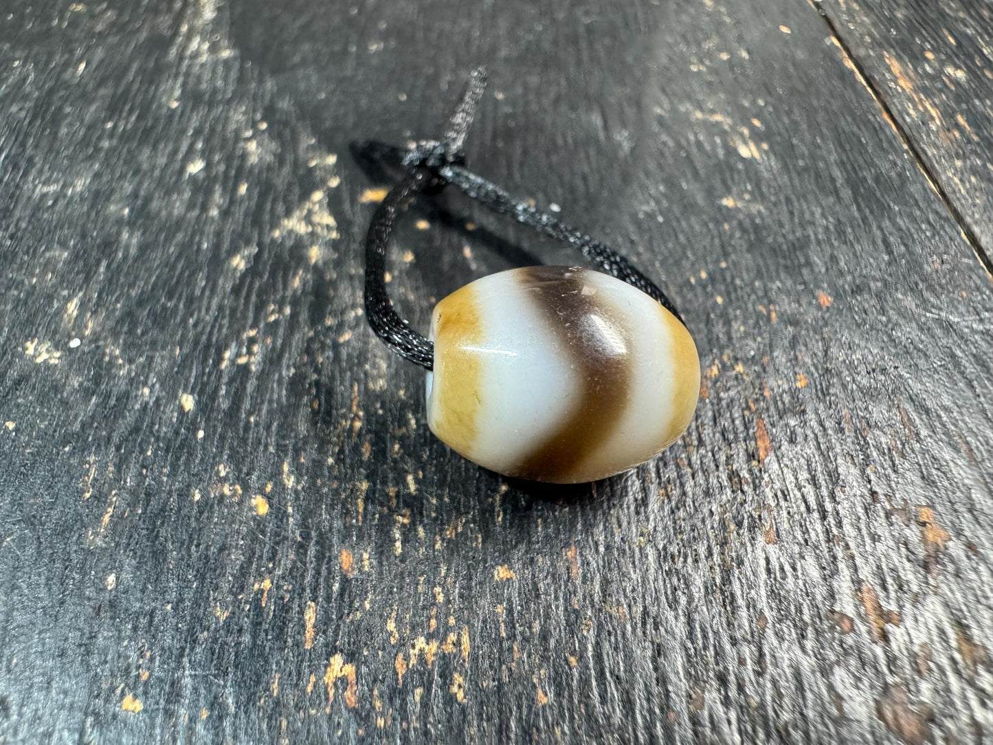 Tibetan Agate Water Wave Dzi Bead Pendant – Natural Flow Pattern Dzi – Protection & Energy Balance Amulet Necklace