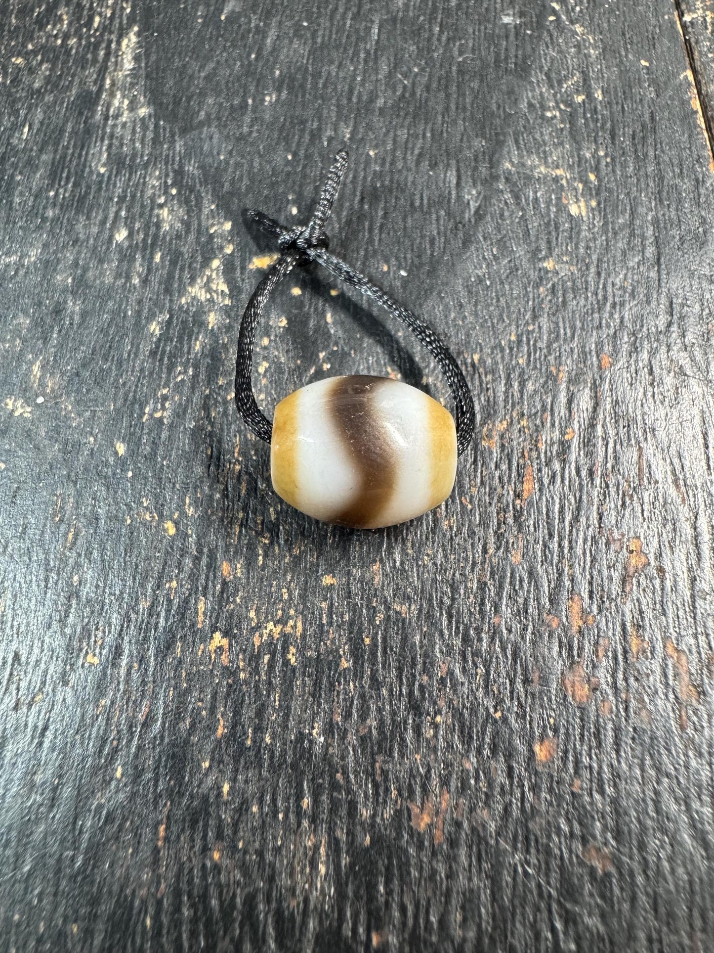 Tibetan Agate Water Wave Dzi Bead Pendant – Natural Flow Pattern Dzi – Protection & Energy Balance Amulet Necklace
