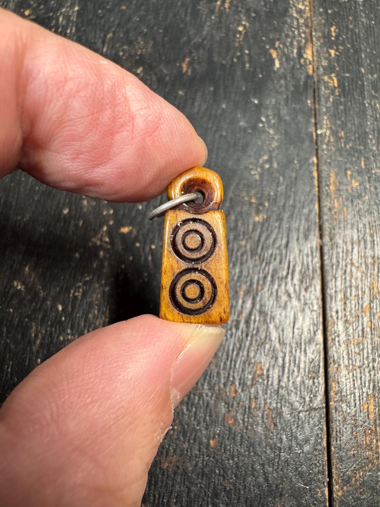 Hand Carved Yak Bone Amulet Pendant – Tibetan Style Protective Charm with Four-Sided Circle Motif