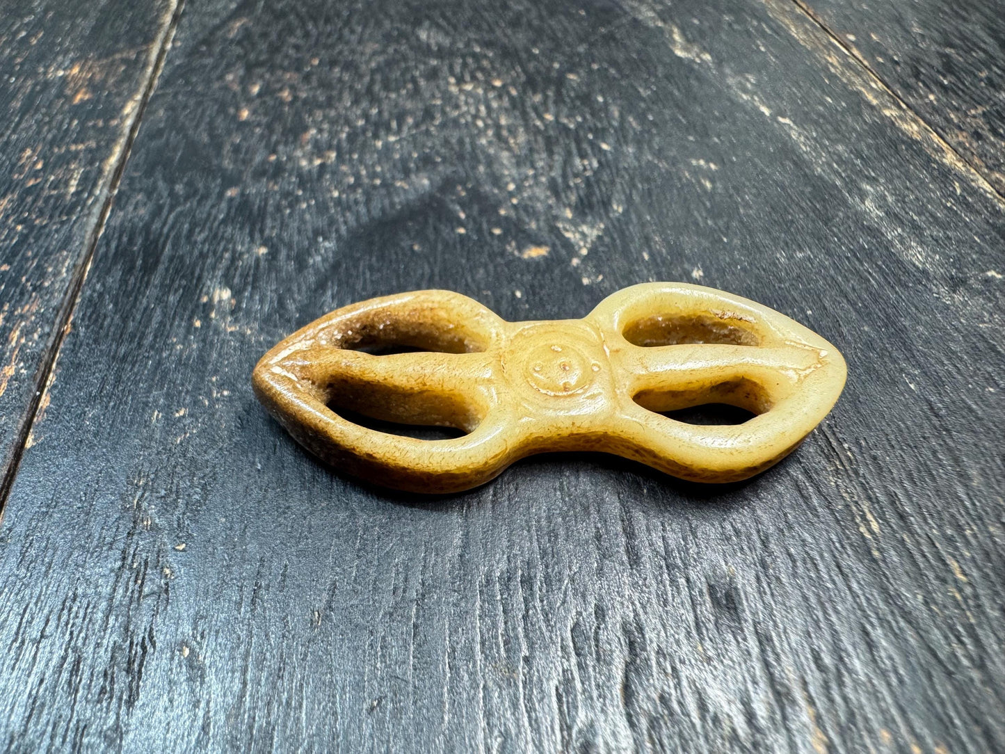 Hand Carved Yak Bone Vajra Pendant – Tibetan Dorje Amulet – Himalayan Spiritual Protection Talisman – Rustic Tribal Jewelry