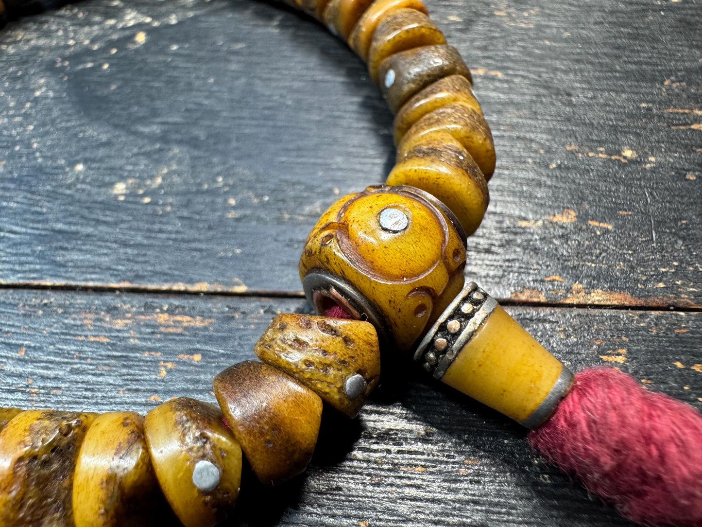 10mm Yak Bone Hand Mala – Tibetan Style Prayer Beads, Handheld Meditation Counter, Rustic Bone Wrist Mala with Guru Bead