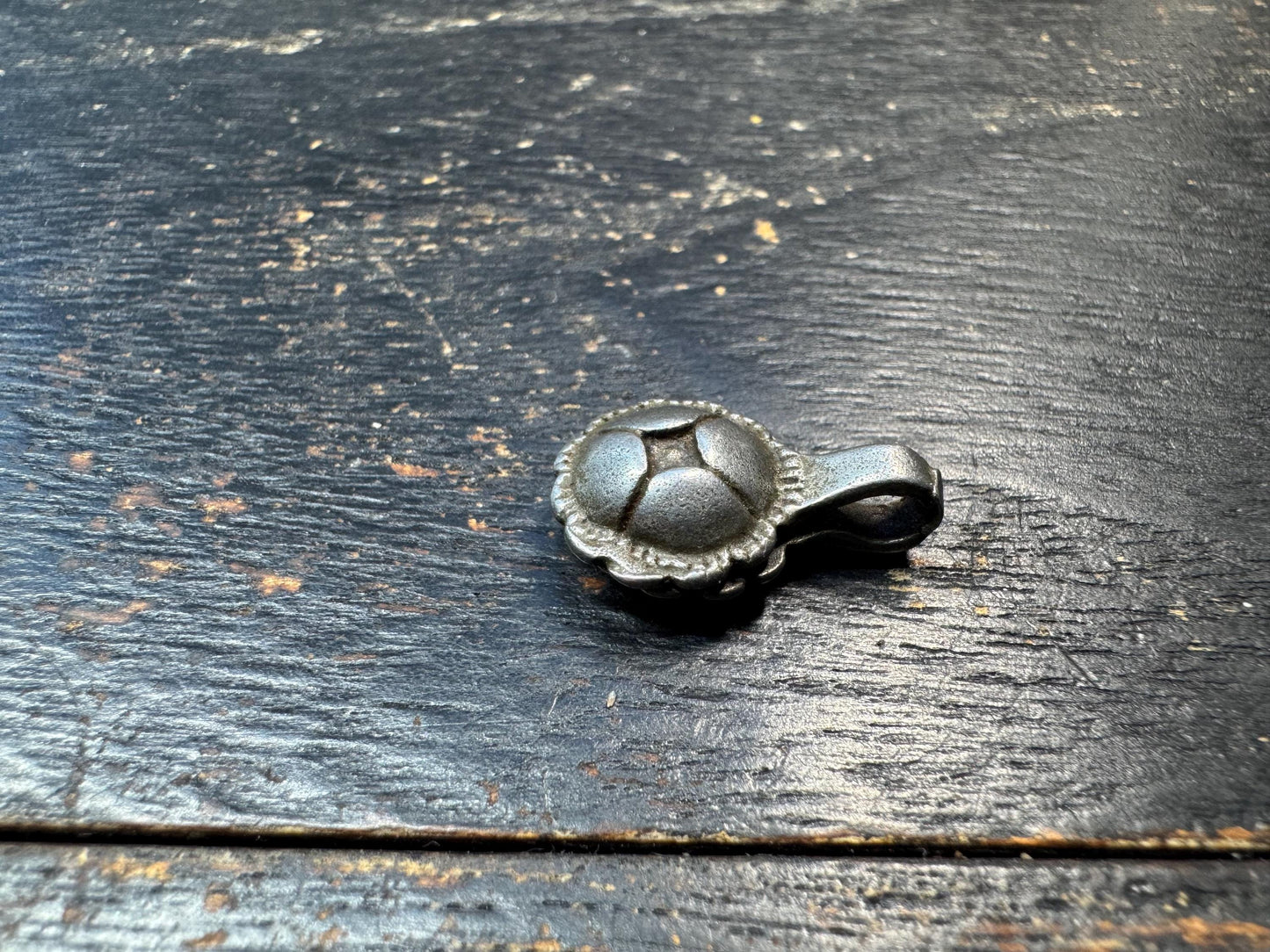 Tibetan Sky Iron Thokcha Clip Pendant – Lotus Style Amulet Connector, Himalayan Ritual Charm, Rustic Mala Attachment