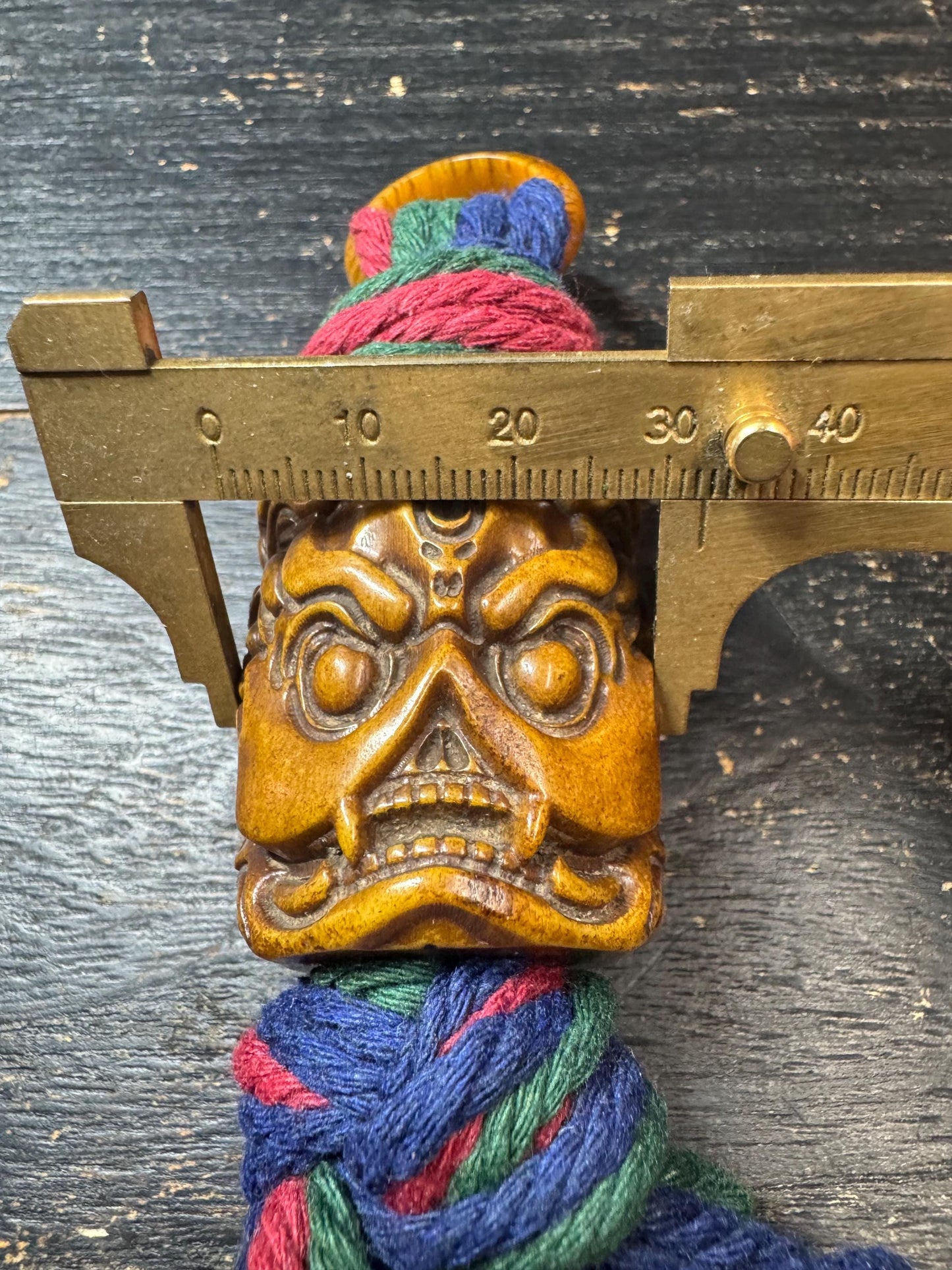 Tibetan Mahakala Yak Bone Pendant – Hand Carved Protector Mask Amulet, Himalayan Buddhist Wrathful Deity Ornament with Cord