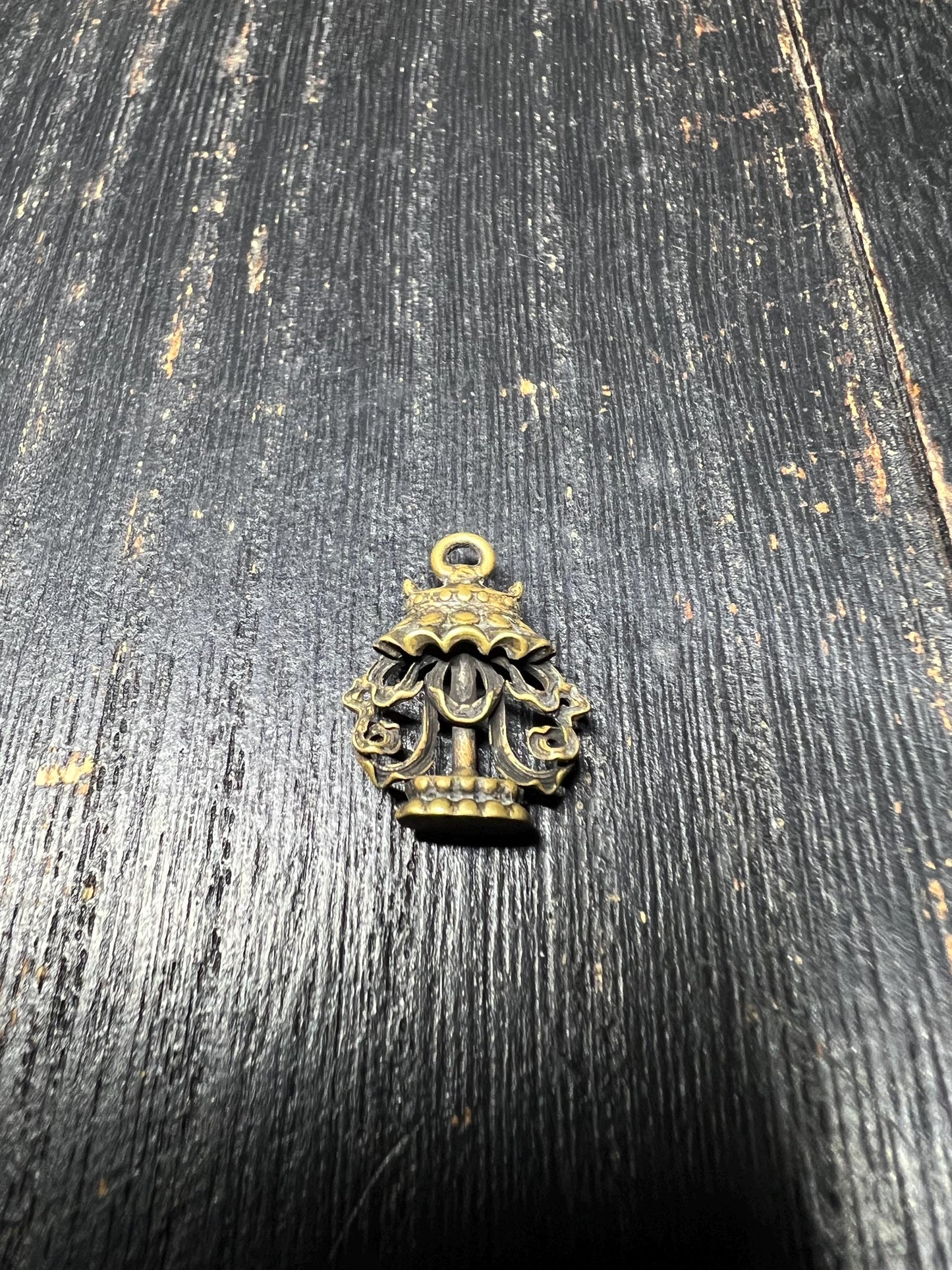 Tibetan Brass Eight Auspicious Symbols Dharma Wheel Amulet Set – Buddhist Protection Charms, Ritual Beads, Luck Pendant, Ashtamangala Jewelr