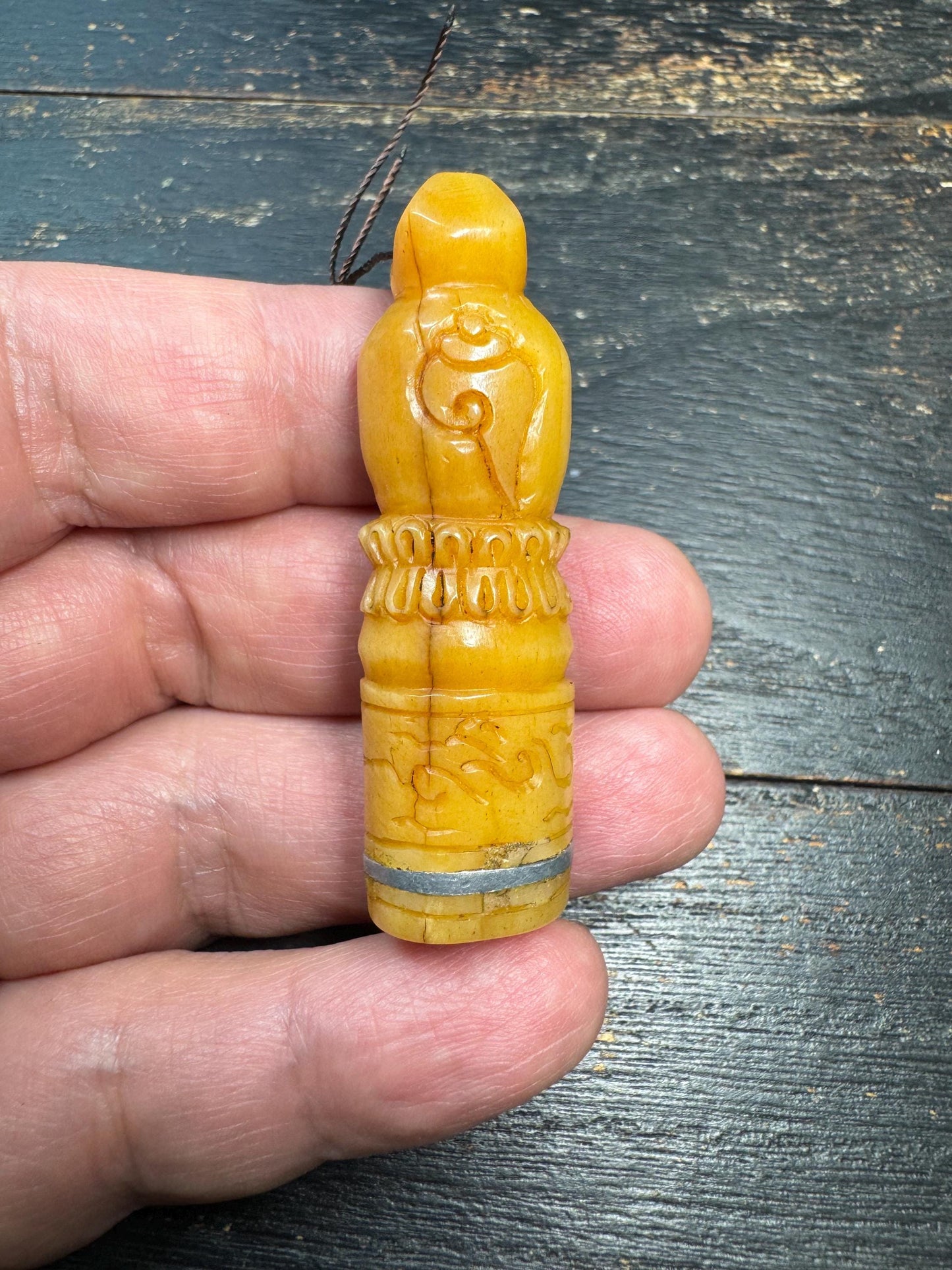 Tibetan Yak Bone Skull Amulet Pendant with Om Seal Base – Hand Carved Charnel Ground Talisman, Buddhist Protection Charm, Ritual Stamp Penda