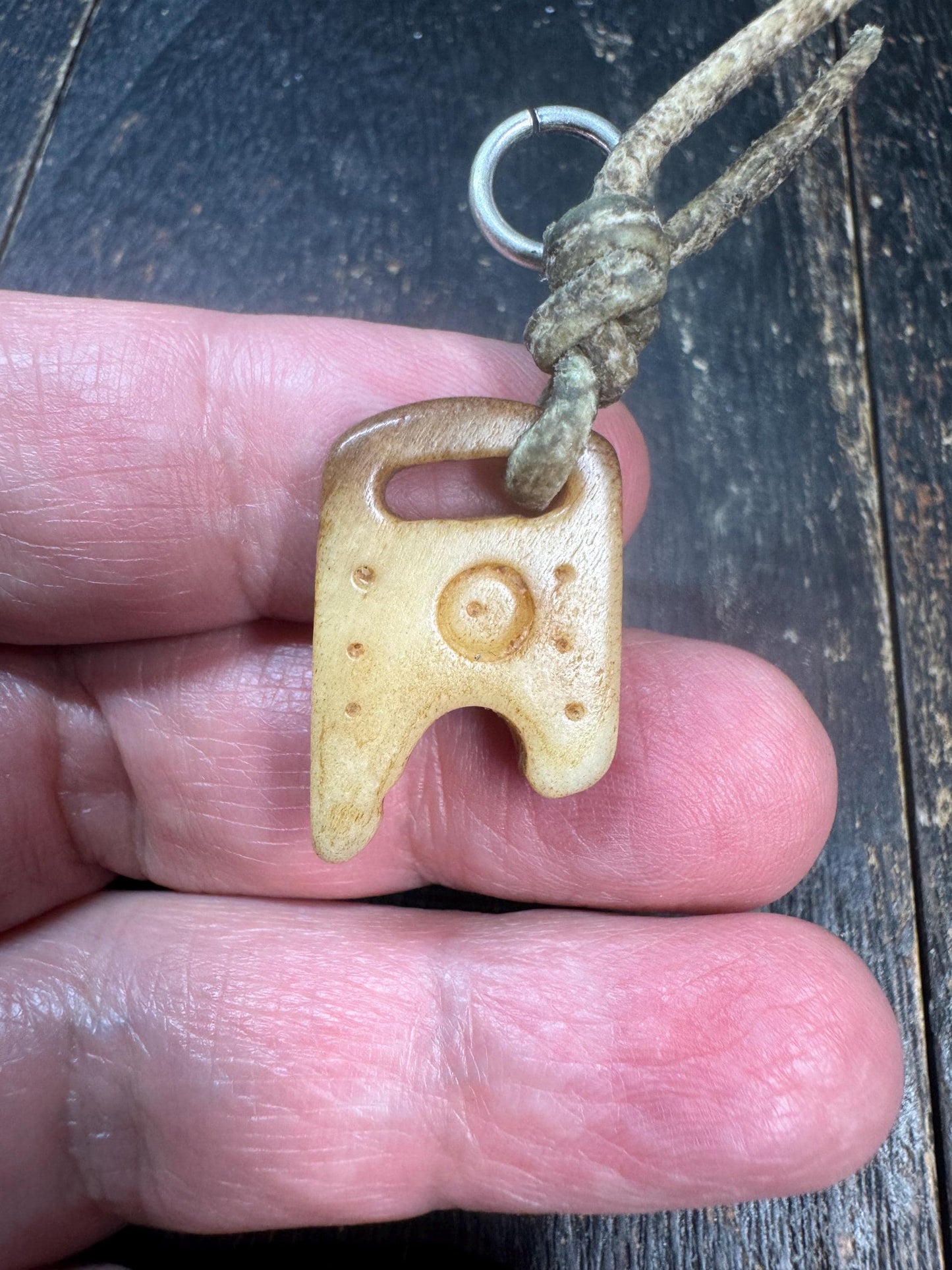 Hand Carved Yak Bone Mantra Dot Pendant – Tibetan Style Spiritual Amulet, Primitive Bone Talisman for Mala Necklace