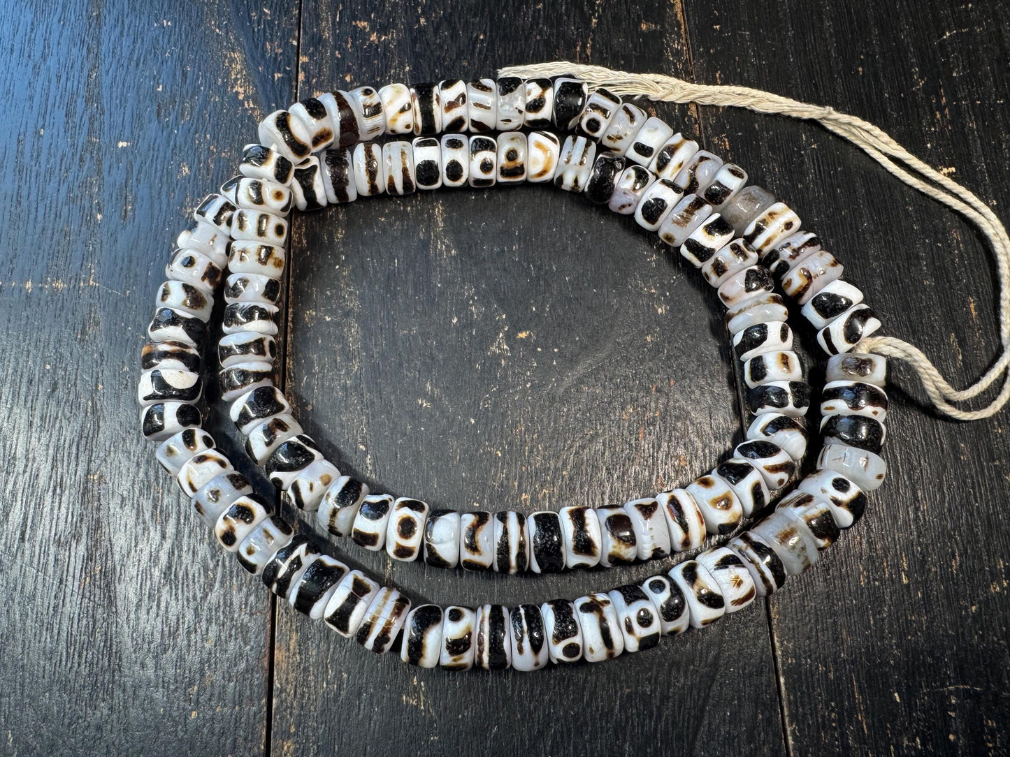 108 Tibetan Dzi Bead Fragment Mala – Black White Agate Broken Dzi Necklace, Antique Style Protection Beads, Himalayan Prayer Mala
