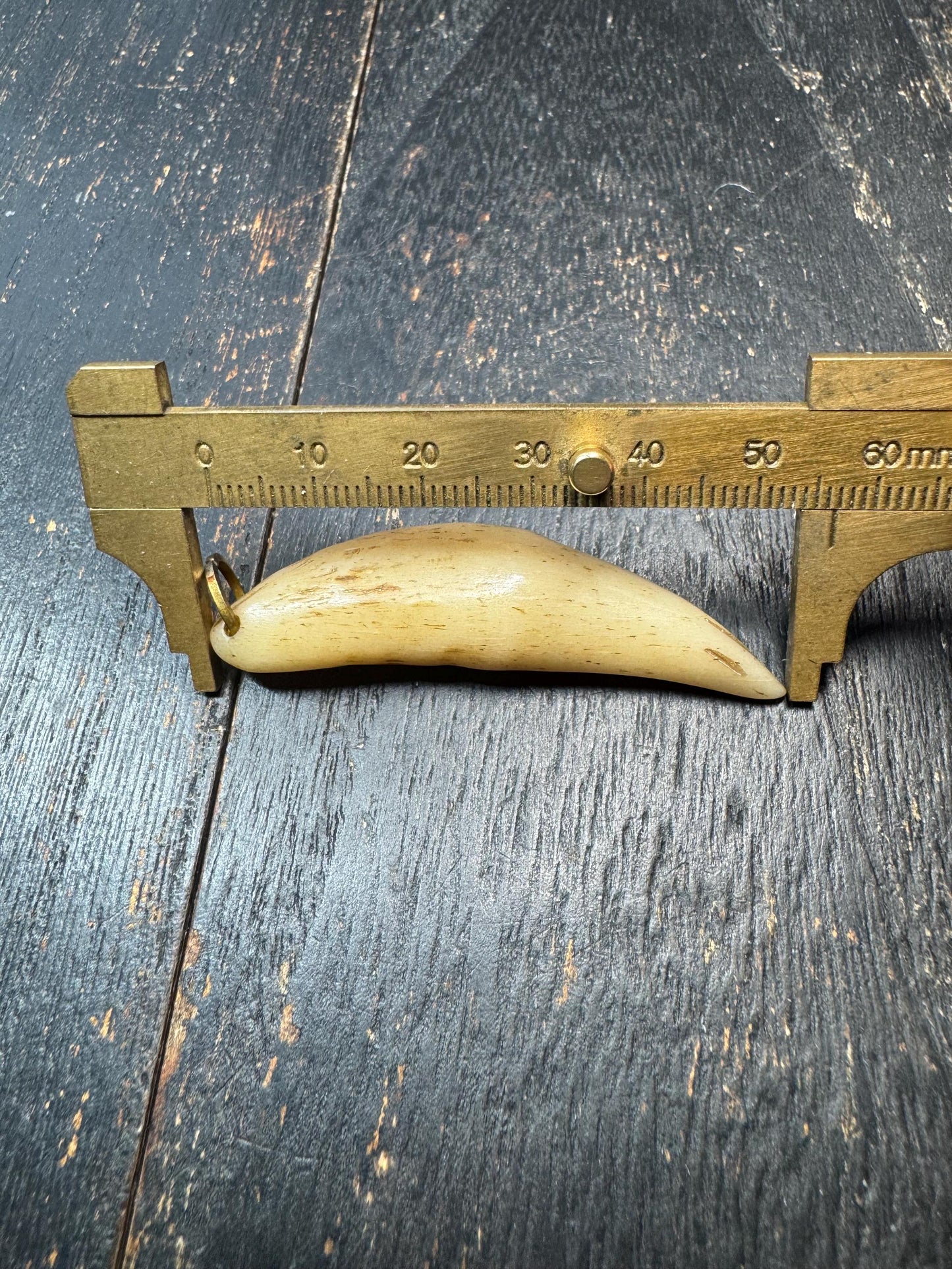 Yak Bone Tooth Pendant – Tibetan Style Talisman Charm, Tribal Fang Amulet, Himalayan Spiritual Necklace Pendant