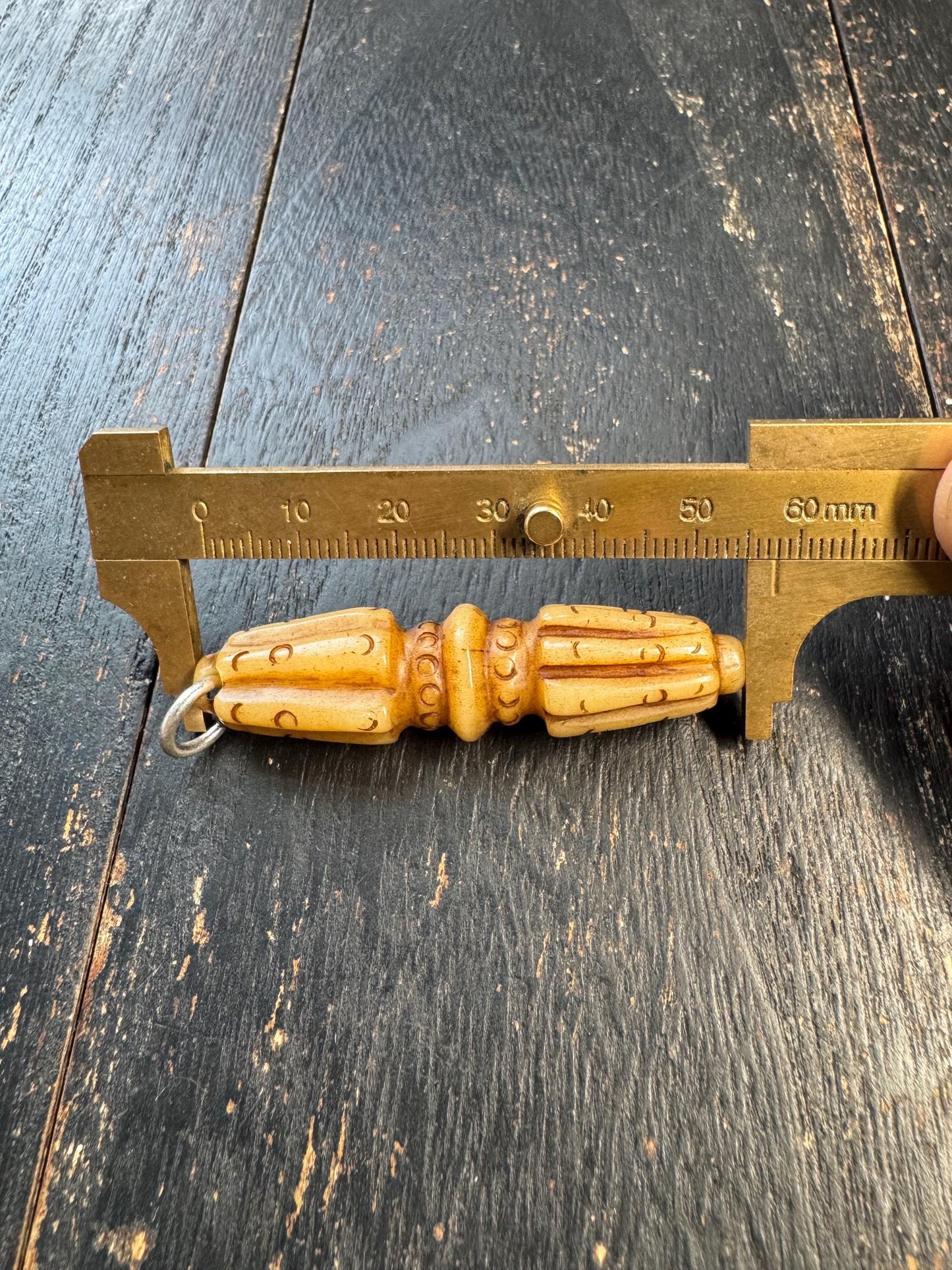 Hand Carved Yak Bone Vajra Pendant – Tibetan Dorje Amulet with Mantra Dots, Himalayan Spiritual Protection Talisman