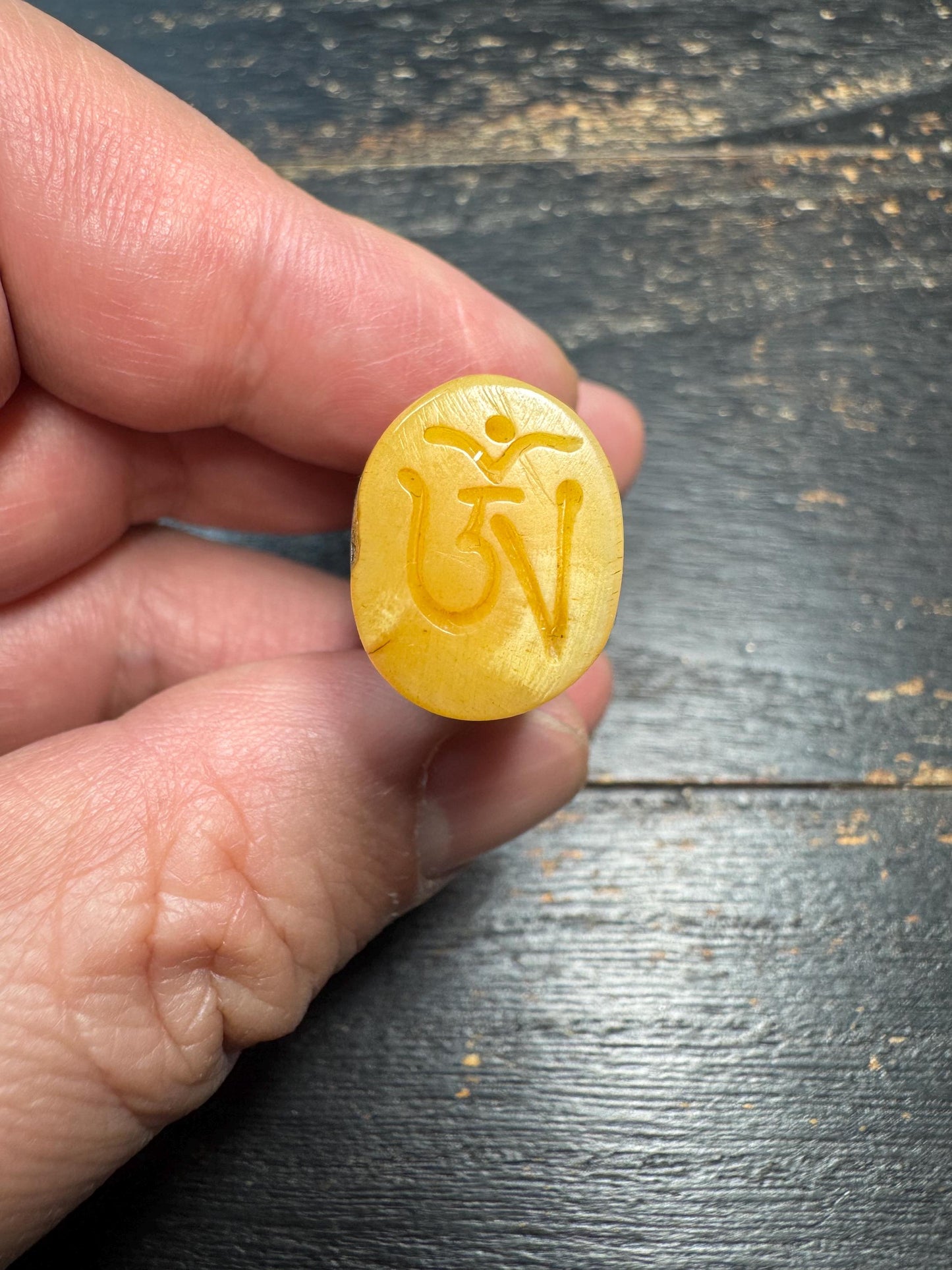Tibetan Yak Bone Skull Amulet Pendant with Om Seal Base – Hand Carved Charnel Ground Talisman, Buddhist Protection Charm, Ritual Stamp Penda
