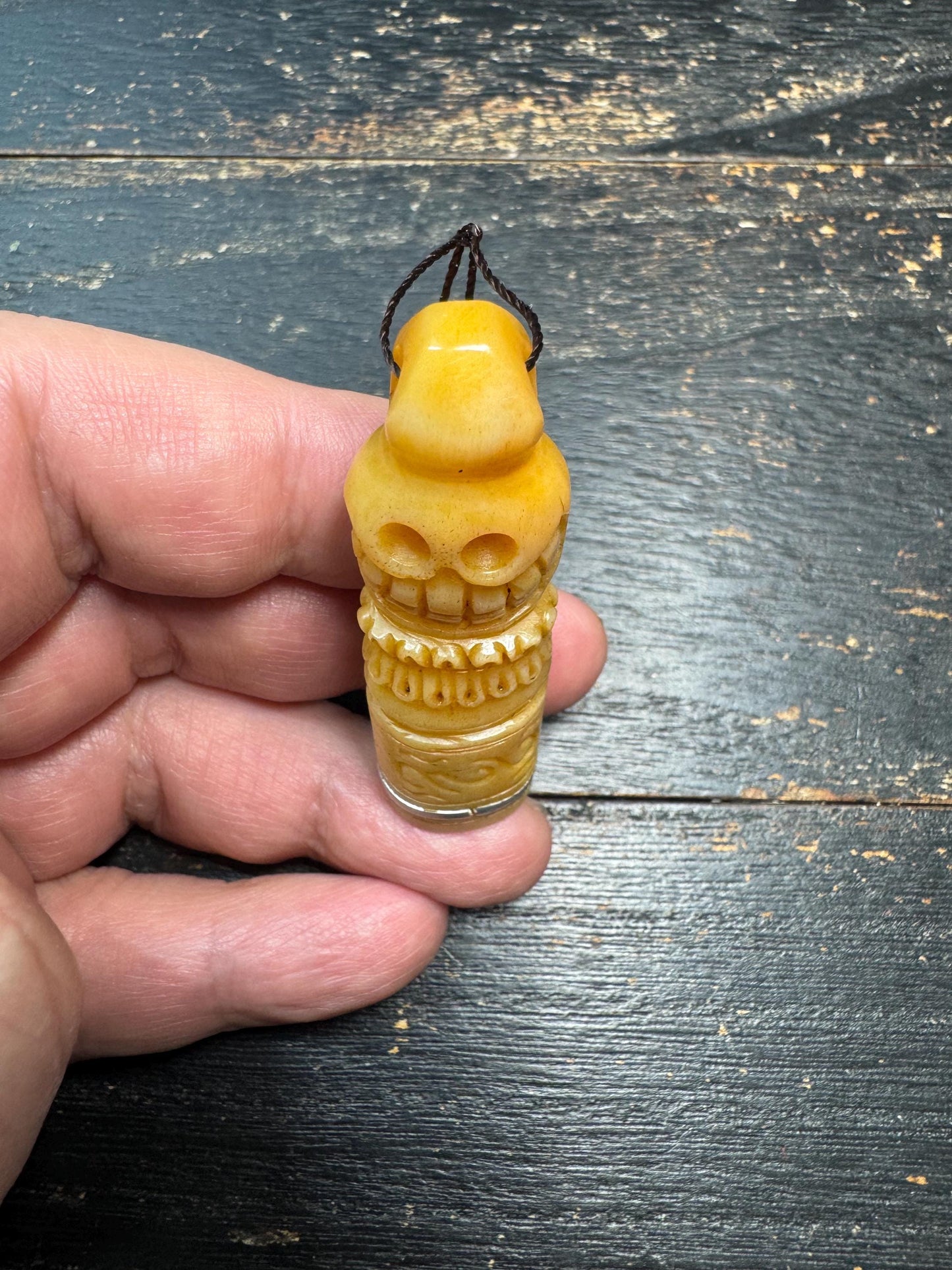 Tibetan Yak Bone Skull Amulet Pendant with Om Seal Base – Hand Carved Charnel Ground Talisman, Buddhist Protection Charm, Ritual Stamp Penda