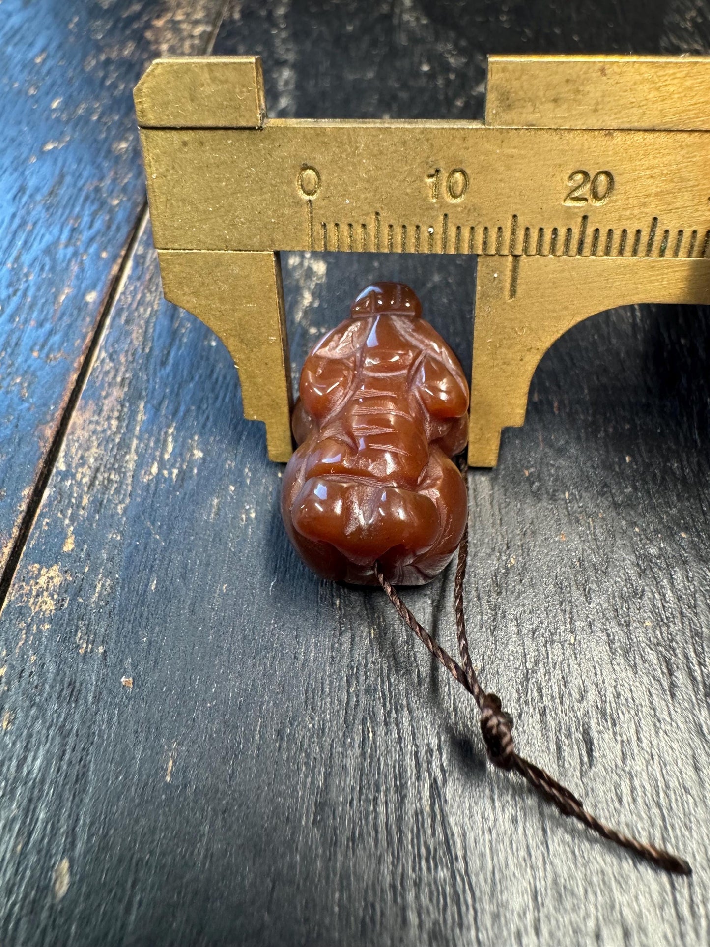 Red Carnelian Pixiu Amulet Pendant – Hand Carved Feng Shui Wealth Talisman – Chinese Guardian Beast Charm – Small Protective Necklace Bead
