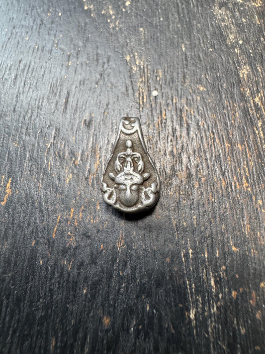 Tibetan Green Tara Amulet Bead – Thogchag Style Iron Pendant, Mini Protective Mala Component, Antique Buddhist Ritual Jewelry