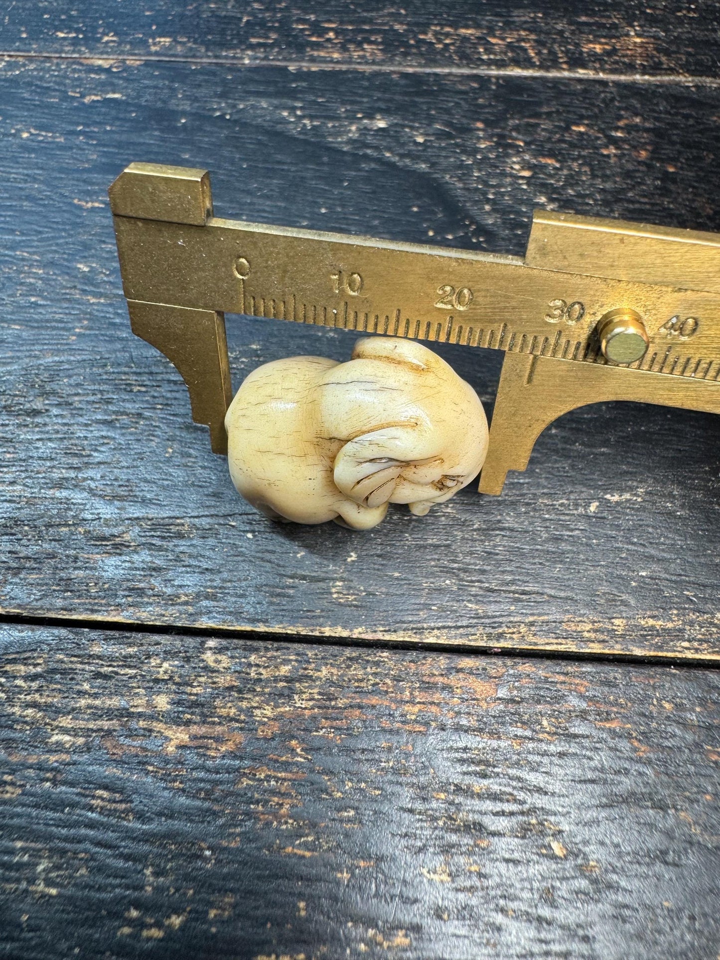 Hand Carved Deer Antler Elephant Pendant, Mini Elephant Figurine, Animal Charm, Natural Antler Carving, Lucky Elephant Gift