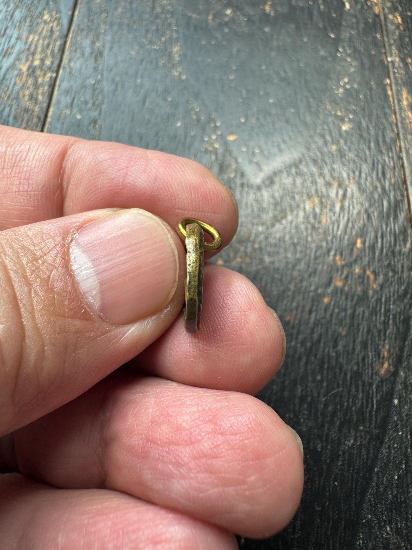 Mini Tibetan Snow Lion Amulet Pendant – Vintage Style Brass Himalayan Protective Talisman Charm, Small Buddhist Lion Pendant