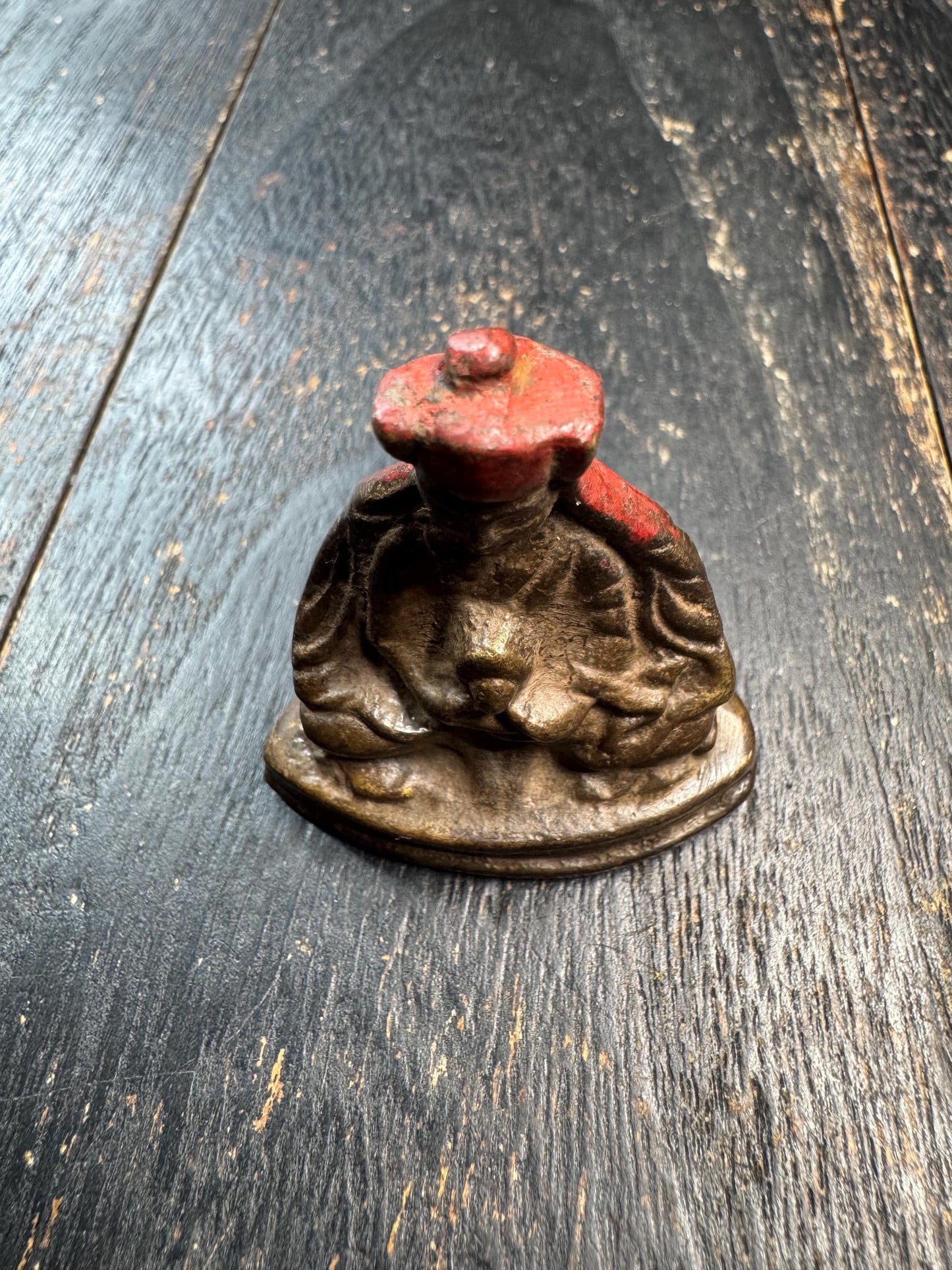 Vintage Tibetan Bronze Lama Statue – Tsongkhapa Style Guru Figurine – Small Buddhist Altar Sculpture with Red Pigment