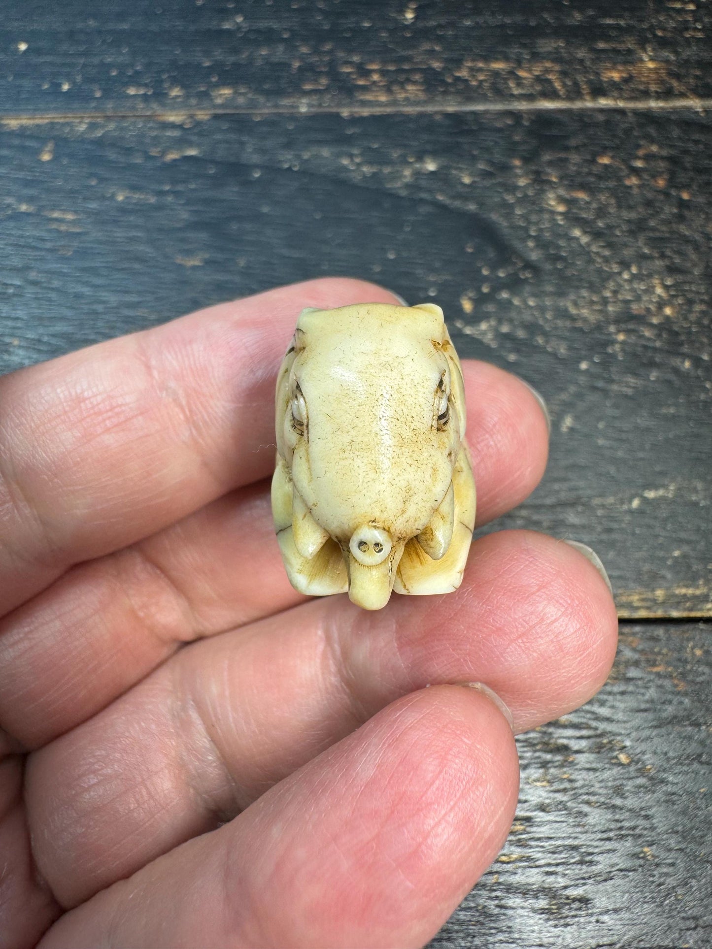 Hand Carved Deer Antler Elephant Pendant, Mini Elephant Figurine, Animal Charm, Natural Antler Carving, Lucky Elephant Gift