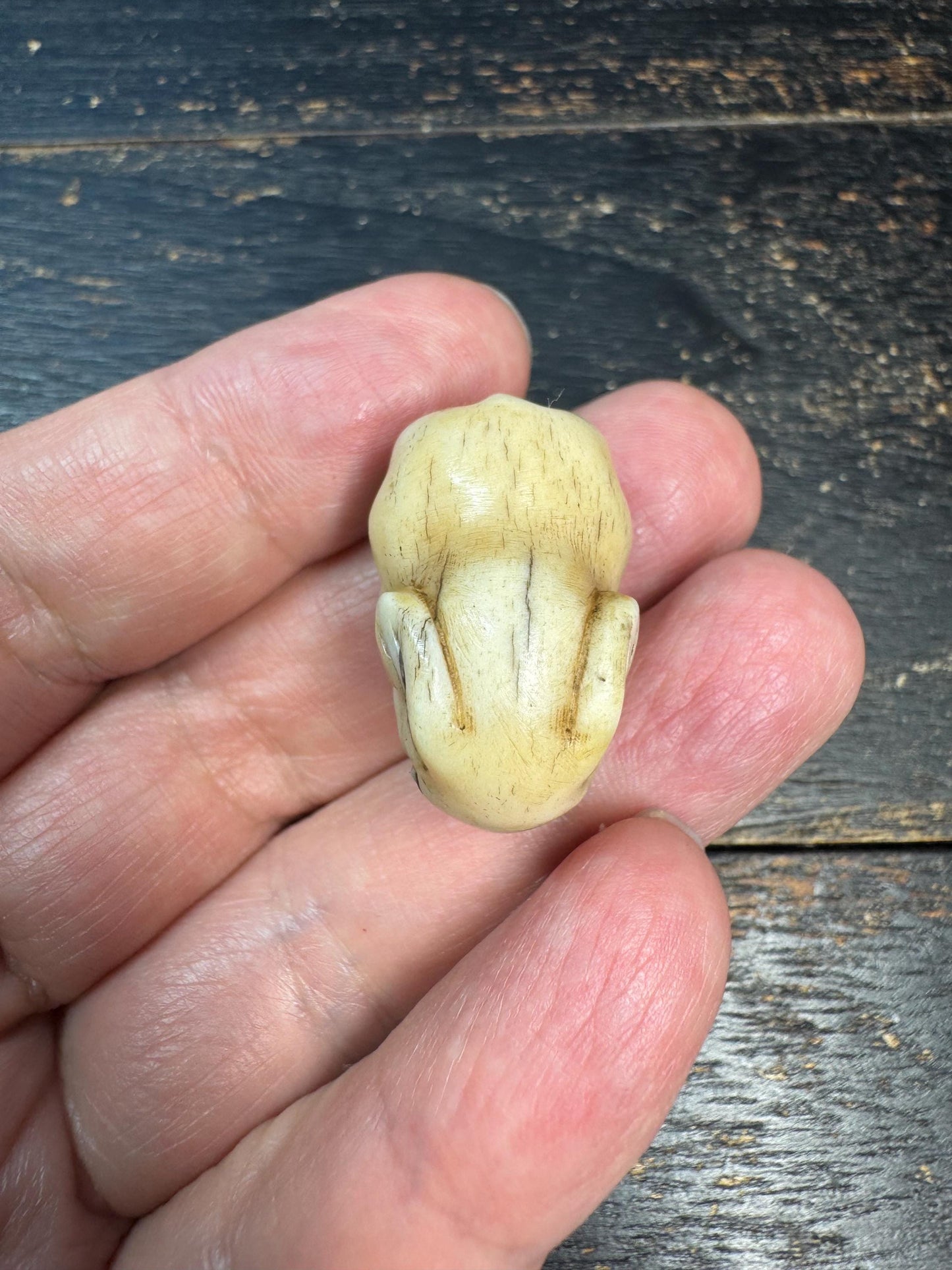 Hand Carved Deer Antler Elephant Pendant, Mini Elephant Figurine, Animal Charm, Natural Antler Carving, Lucky Elephant Gift