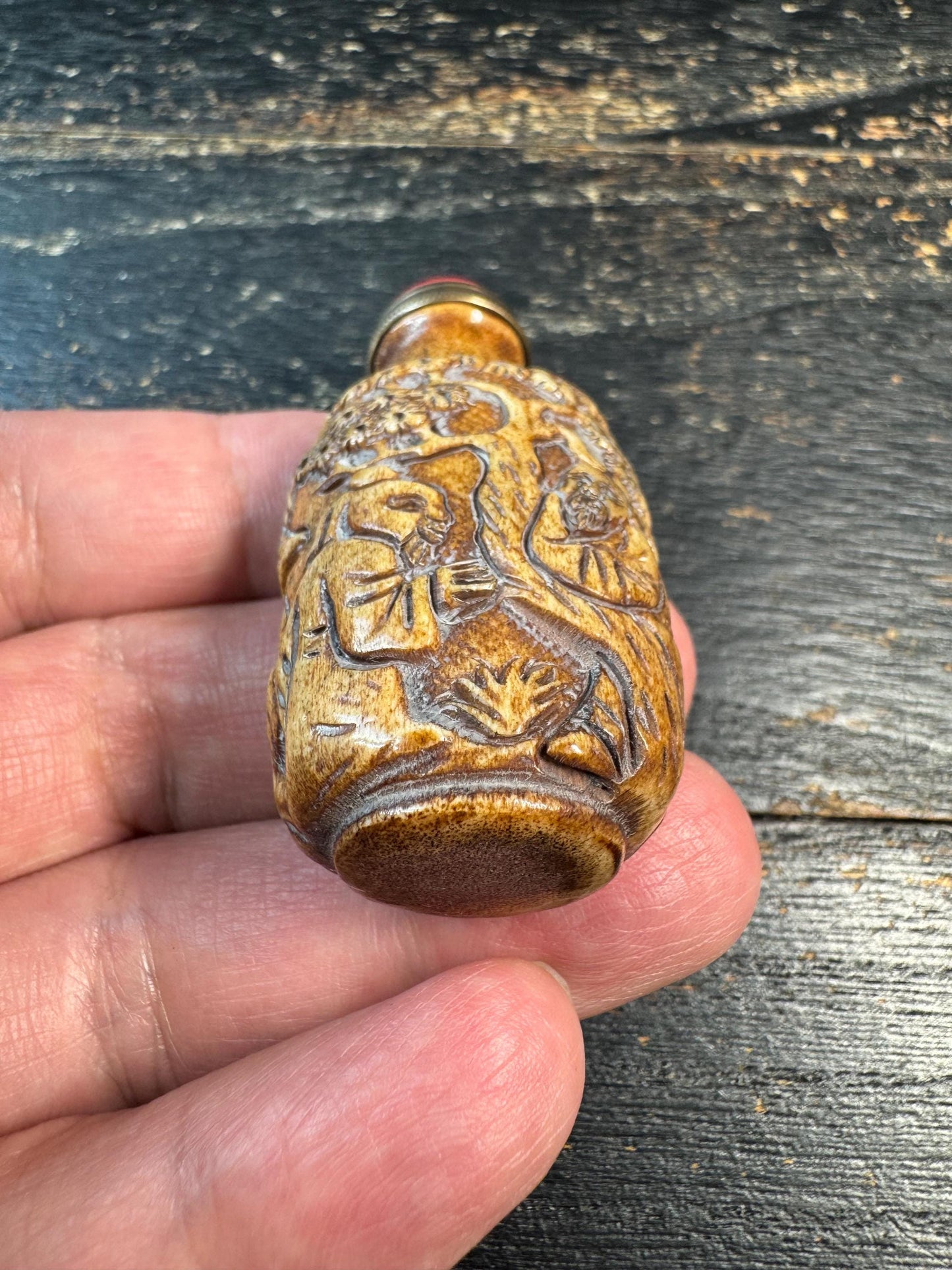 Hand Carved Deer Antler Snuff Bottle, Chinese Sage Scene Mini Bottle, Red Top Stopper, Folk Art Collector Decor