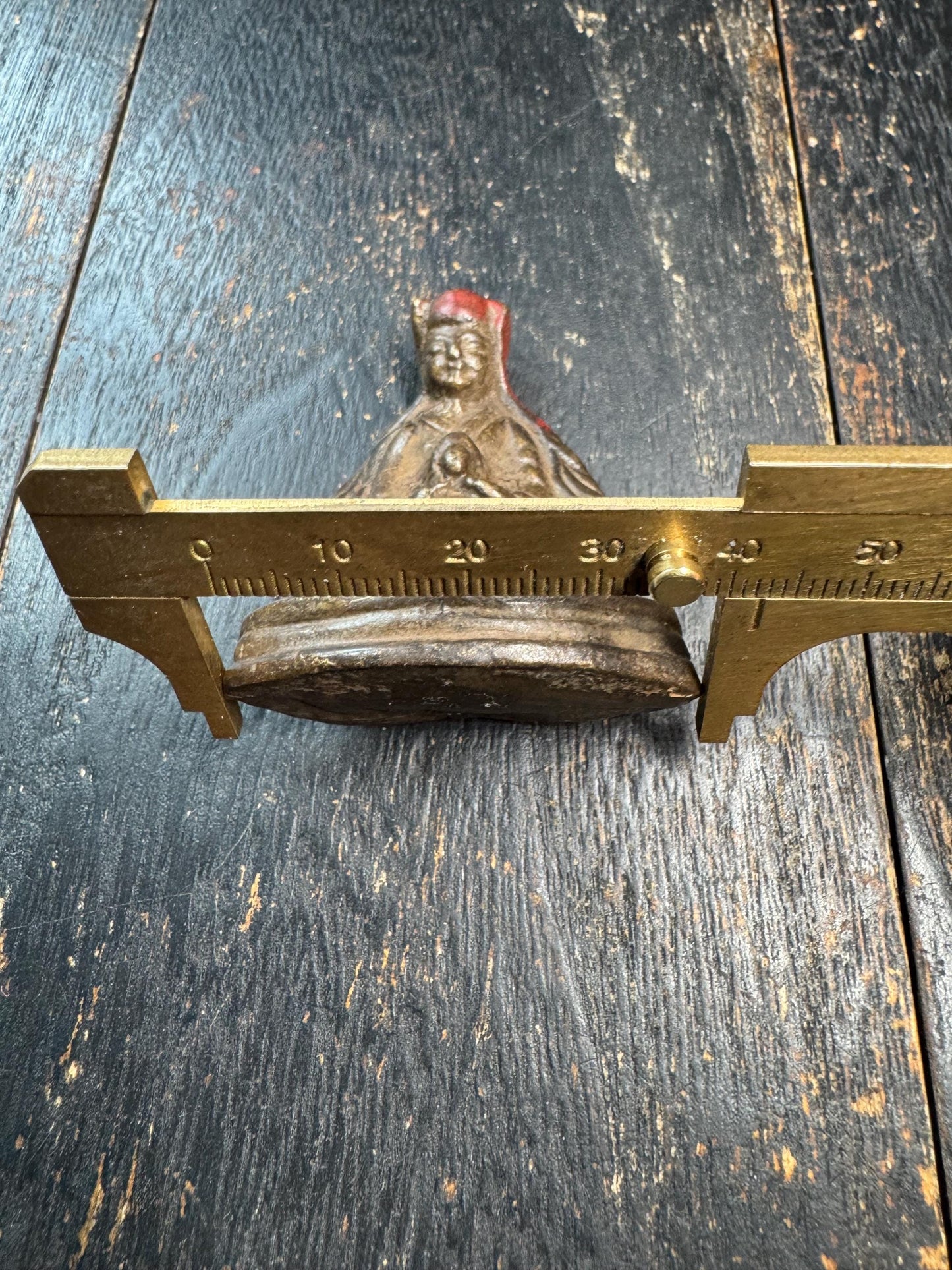 Vintage Tibetan Bronze Lama Statue – Tsongkhapa Style Guru Figurine – Small Buddhist Altar Sculpture with Red Pigment