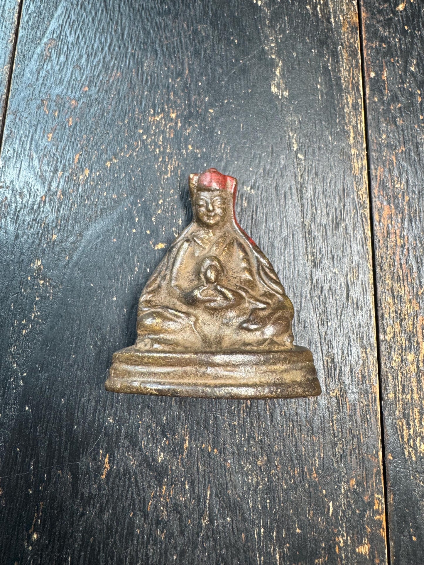 Vintage Tibetan Bronze Lama Statue – Tsongkhapa Style Guru Figurine – Small Buddhist Altar Sculpture with Red Pigment
