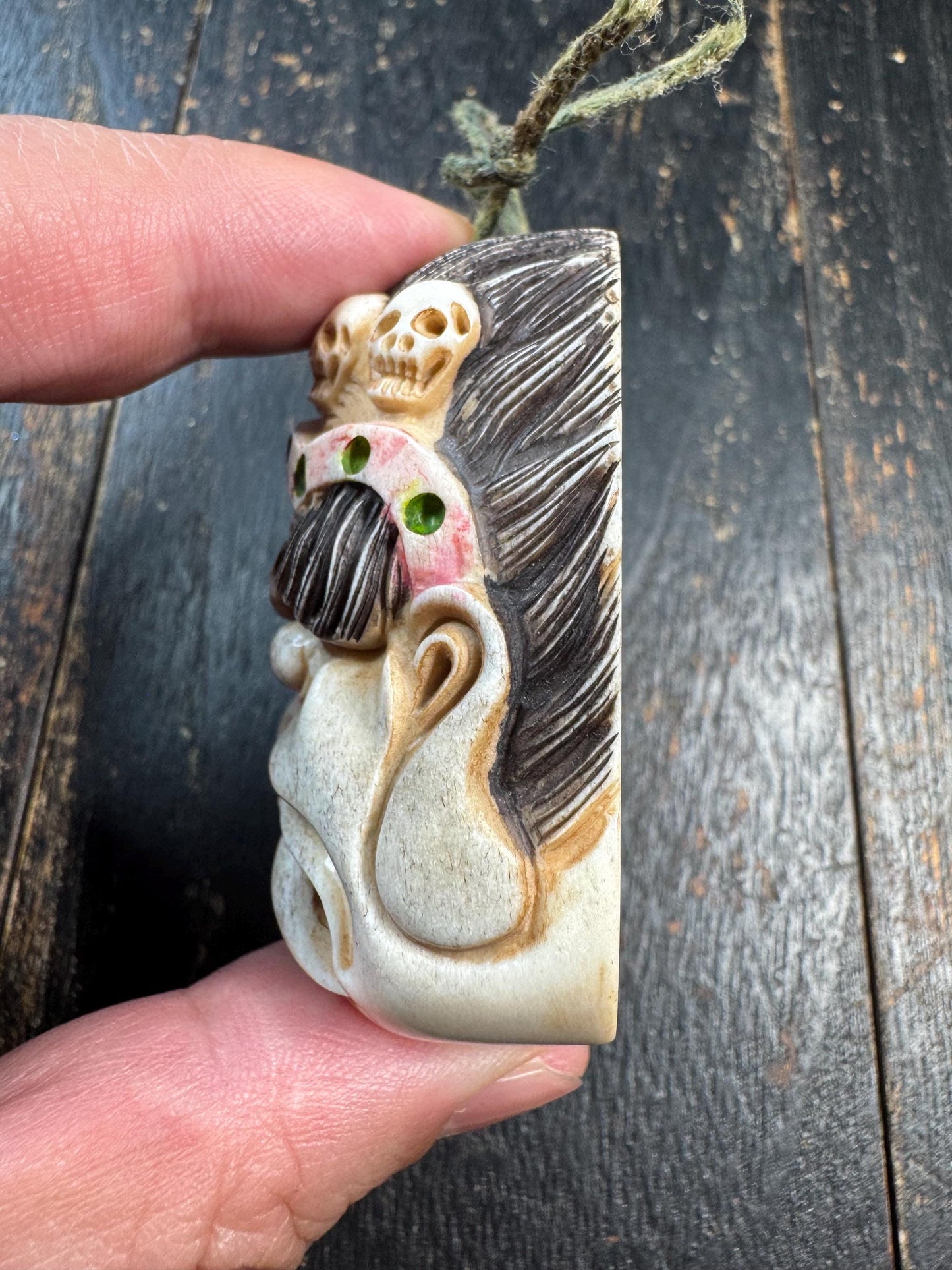 Antique Style Deer Antler Carved Vajra Protector Mask Pendant – Hand Carved Guangcai Polychrome, Wrathful Guardian Amulet