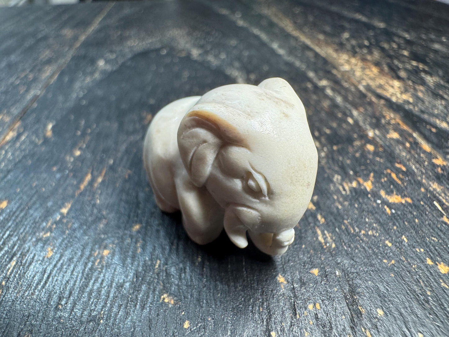 Hand Carved Deer Antler Elephant Pendant Mini Animal Charm, Vintage Style Bone Carving Elephant Figurine, Good Luck Amulet