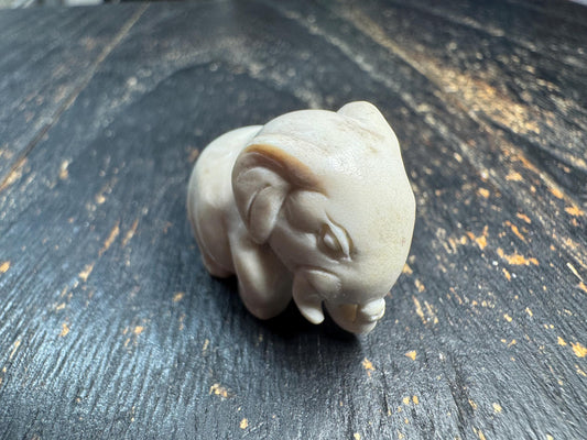 Hand Carved Deer Antler Elephant Pendant Mini Animal Charm, Vintage Style Bone Carving Elephant Figurine, Good Luck Amulet