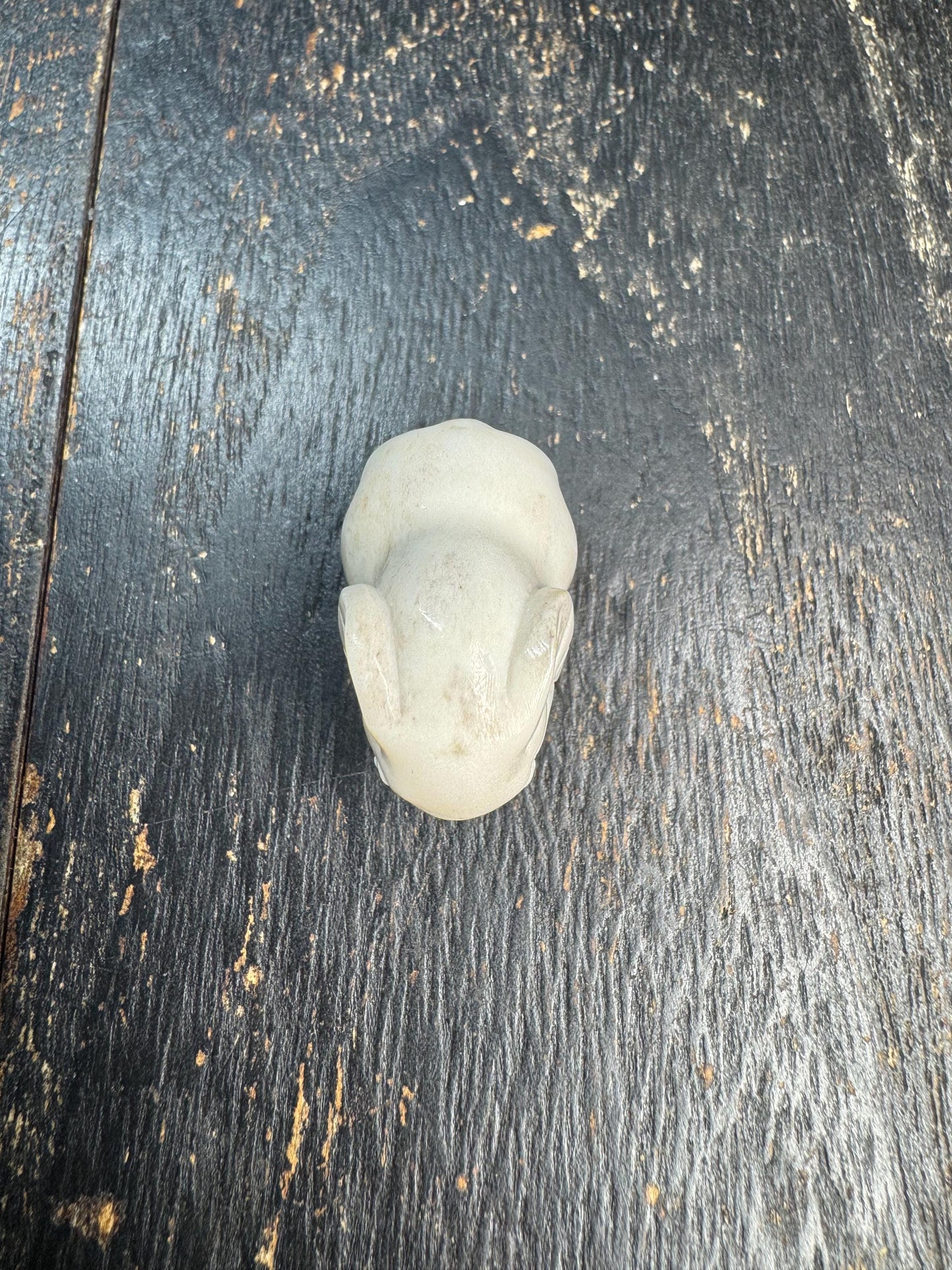 Hand Carved Deer Antler Elephant Pendant Mini Animal Charm, Vintage Style Bone Carving Elephant Figurine, Good Luck Amulet