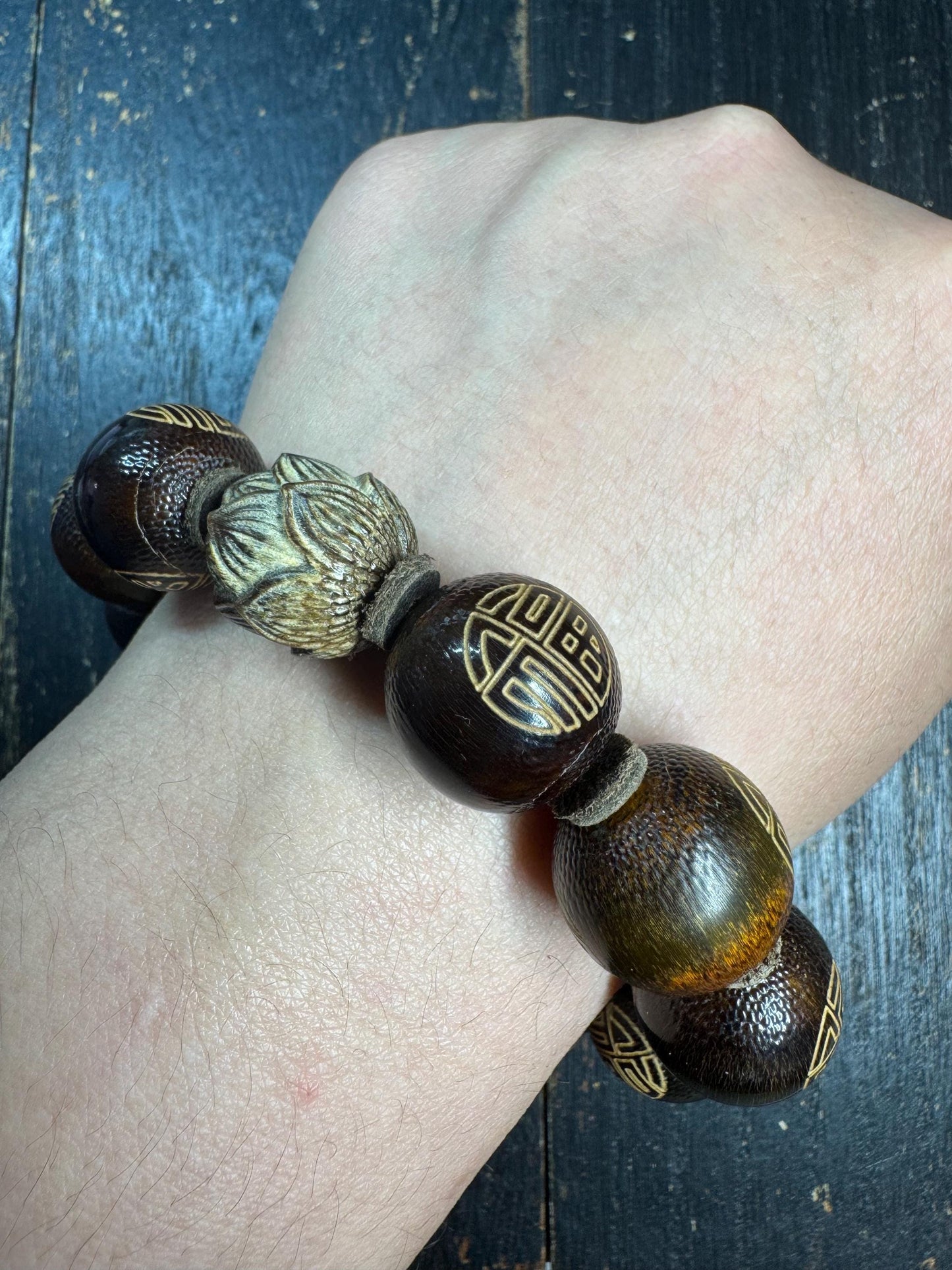 Vintage Style Yak Horn Bead Bracelet, Hand Carved Longevity Symbol Bracelet, Natural Horn Stretch Bracelet, Ethnic Tribal Jewelry, Unisex Gi