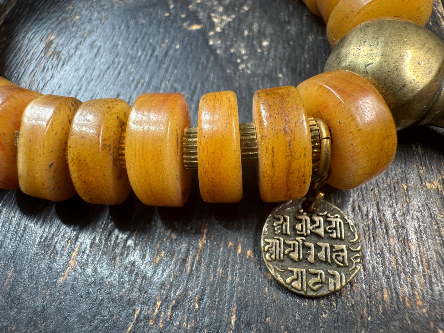 Vintage Tibetan Yak Bone Bracelet Mala – Brass Guru Bead & Rudraksha Accent – Adjustable Himalayan Wrist Mala – Rustic Buddhist Prayer Brace