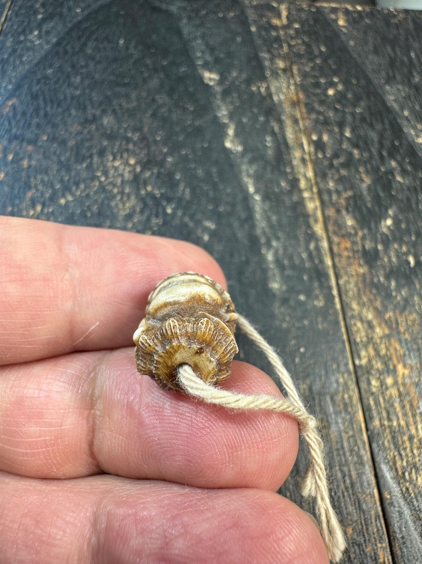 Hand Carved Yak Bone Buddha Bead – Mini Meditating Buddha Charm – Tibetan Himalayan Mala Pendant – Vintage Style Bone Carving