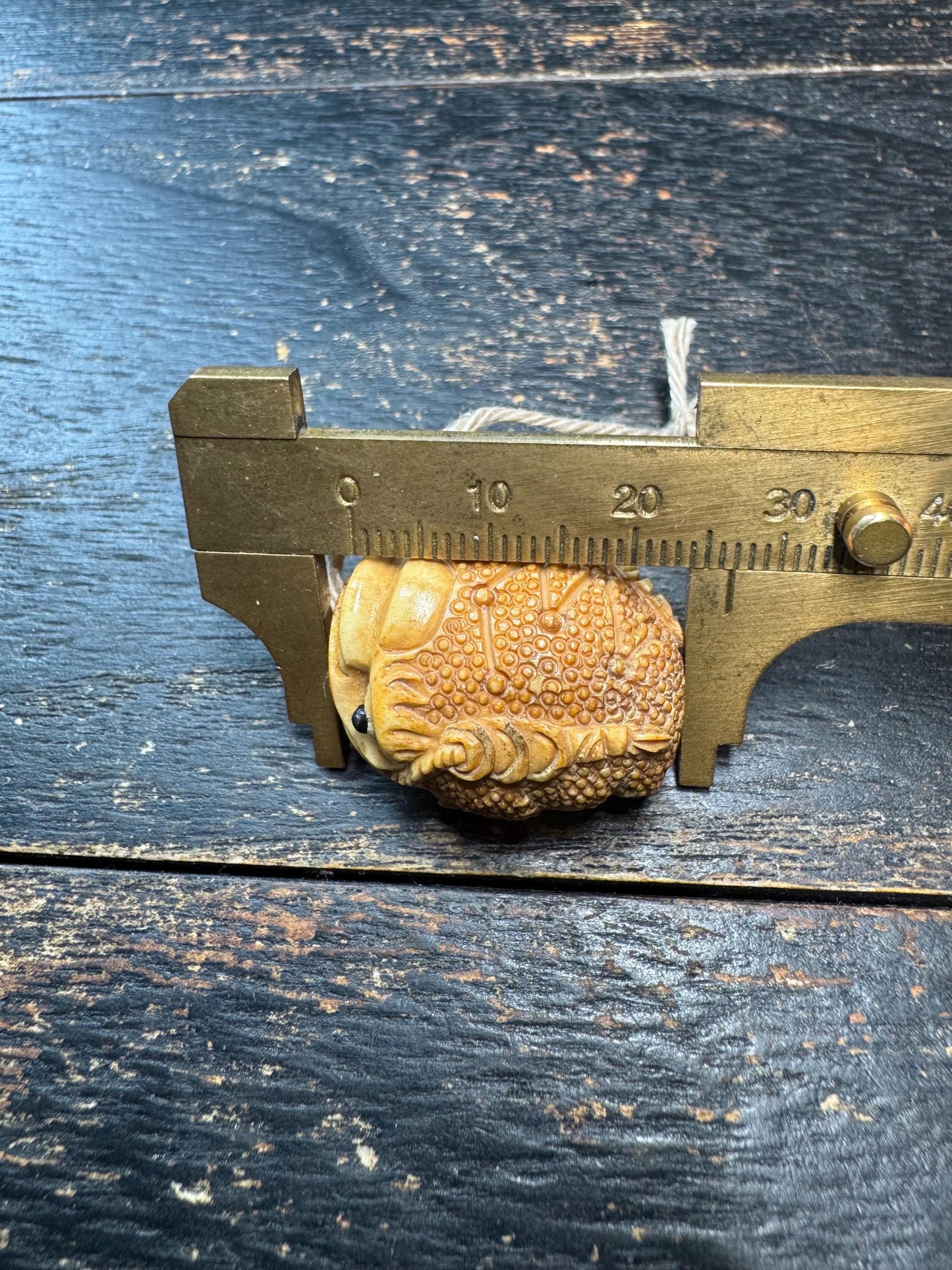 Hand Carved Deer Antler Toad Pendant, Himalayan Frog Amulet Charm, Vintage Style Antler Netsuke Necklace Pendant