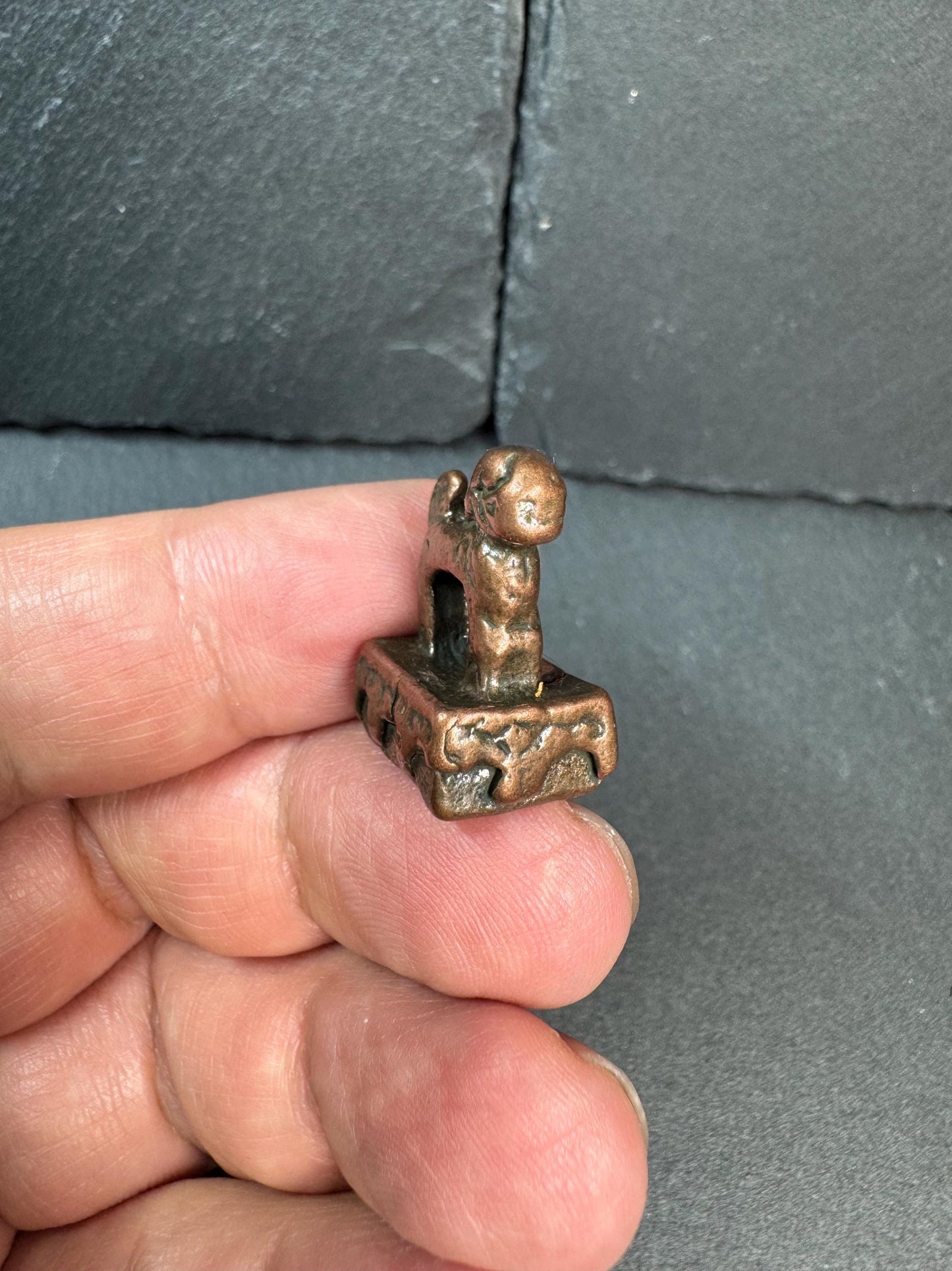 Vintage Brass Mythical Beast Seal – Mini Guardian Creature Stamp – Rustic Asian Amulet – Small Collectible Talisman