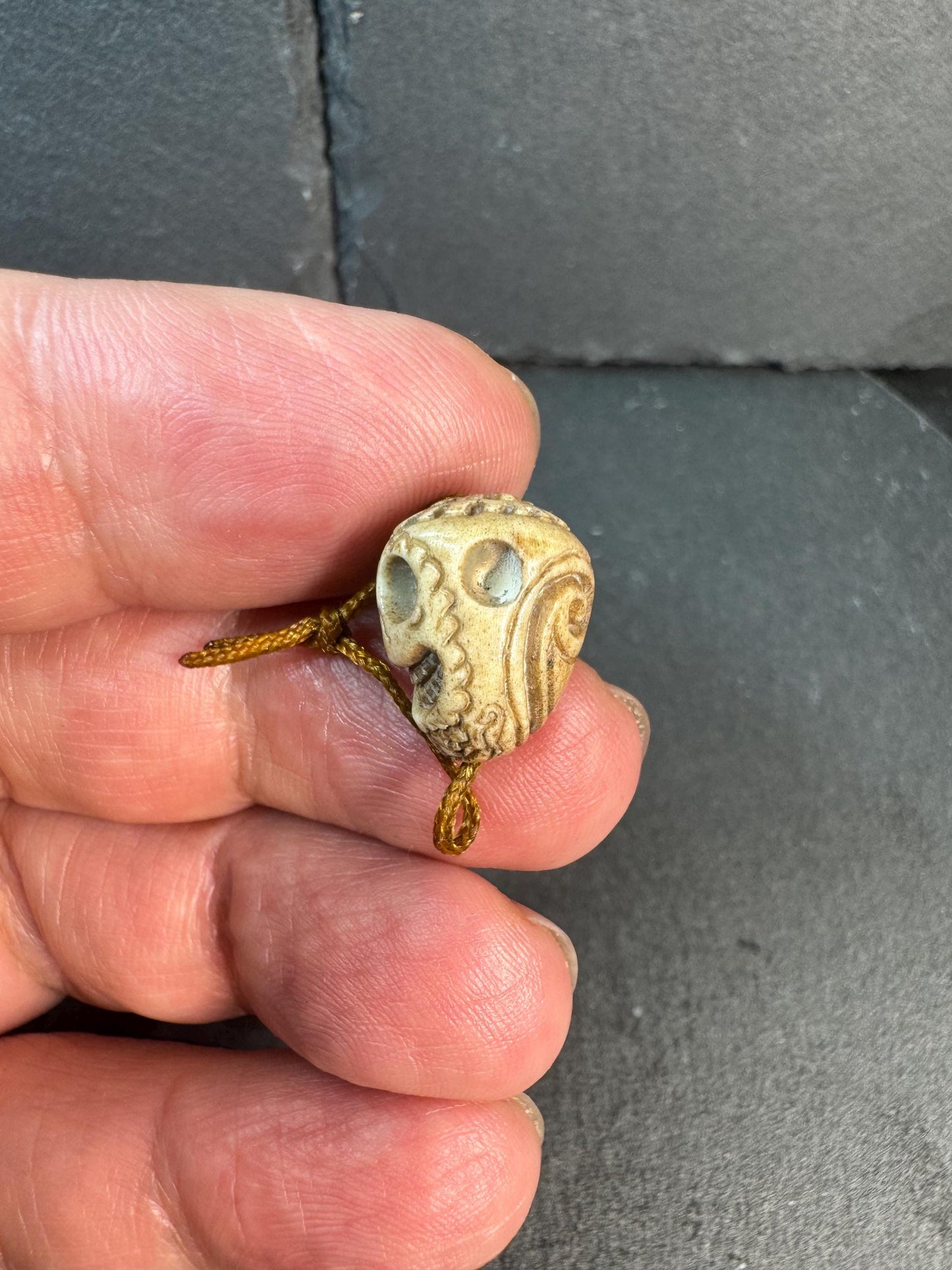 Hand Carved Deer Antler Skull Bead – Charnel Ground Style Smiling Skull Guru Bead – Tibetan Inspired Mala Pendant