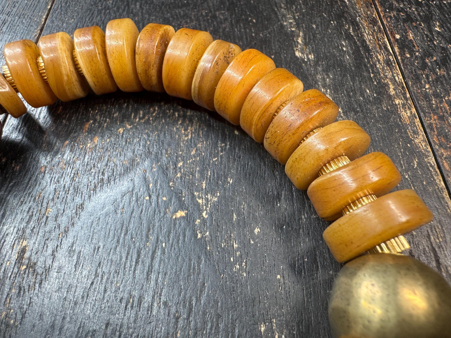 Vintage Tibetan Yak Bone Bracelet Mala – Brass Guru Bead & Rudraksha Accent – Adjustable Himalayan Wrist Mala – Rustic Buddhist Prayer Brace