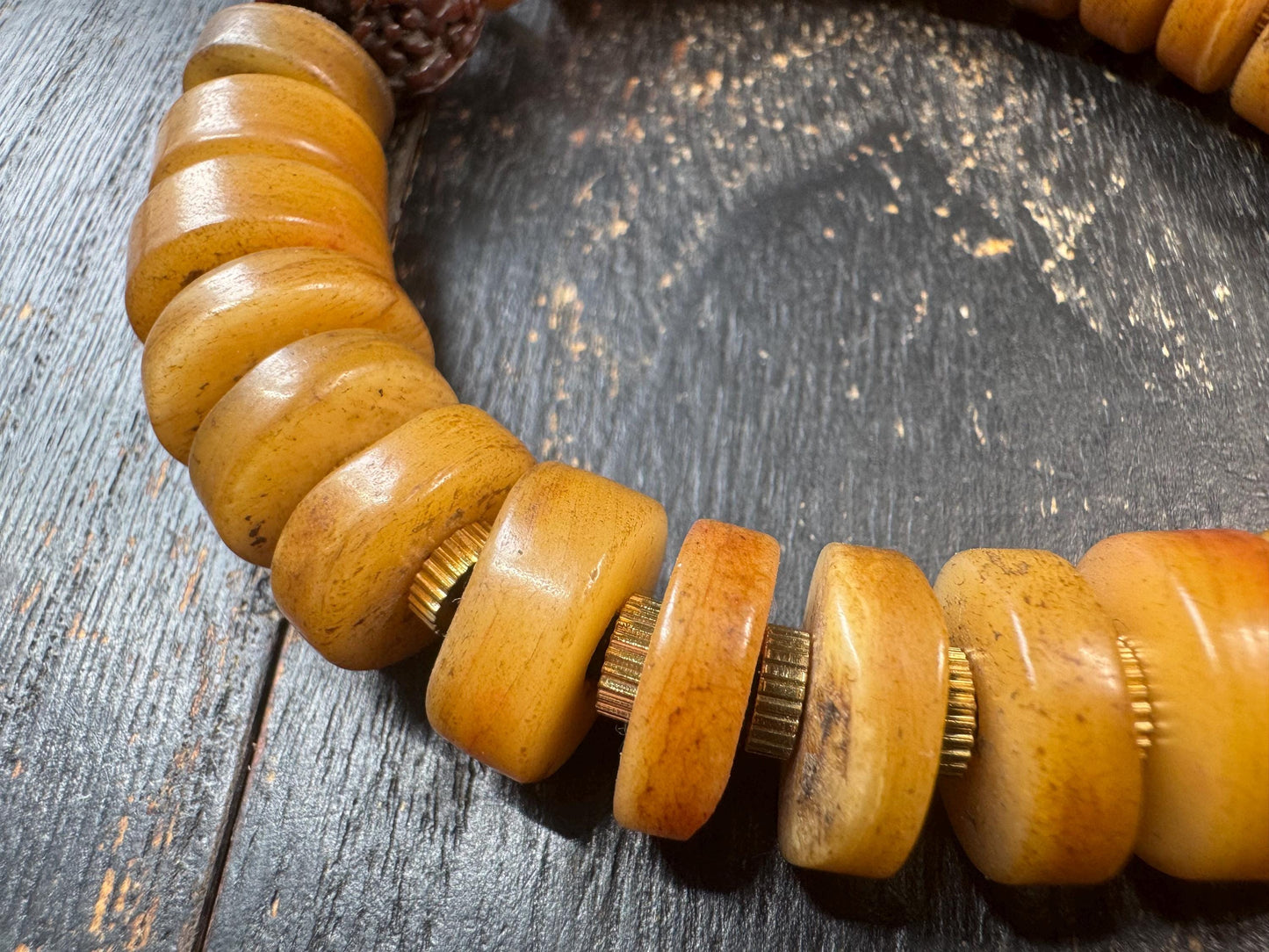 Vintage Tibetan Yak Bone Bracelet Mala – Brass Guru Bead & Rudraksha Accent – Adjustable Himalayan Wrist Mala – Rustic Buddhist Prayer Brace